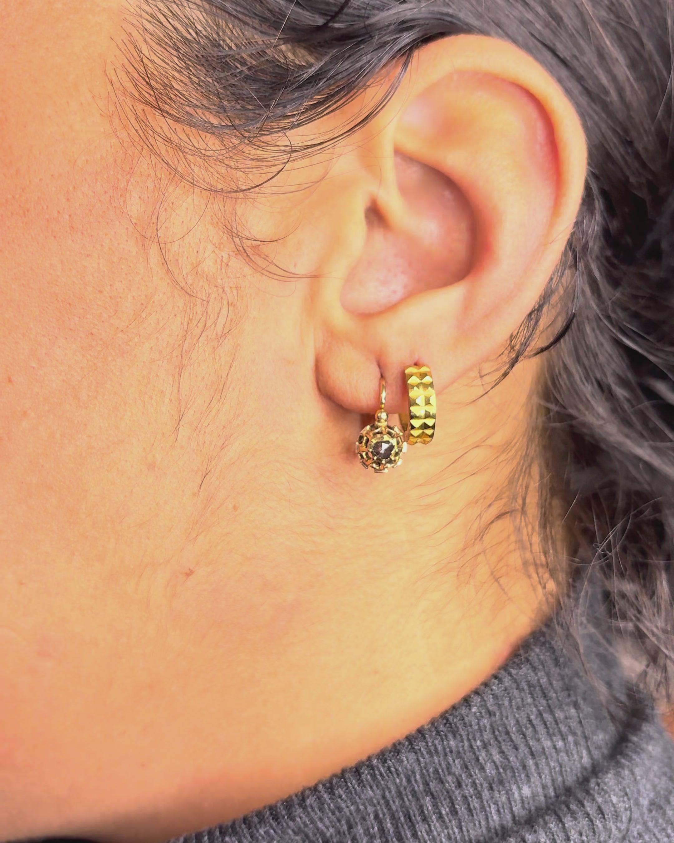 Pendientes Dormilones de Diamantes y Oro Rosado "Julianne"