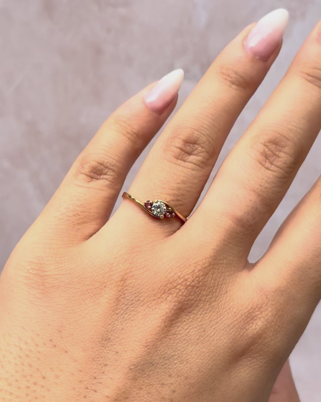 Anillo Trilogía Diamante y Rubí "Roxane"