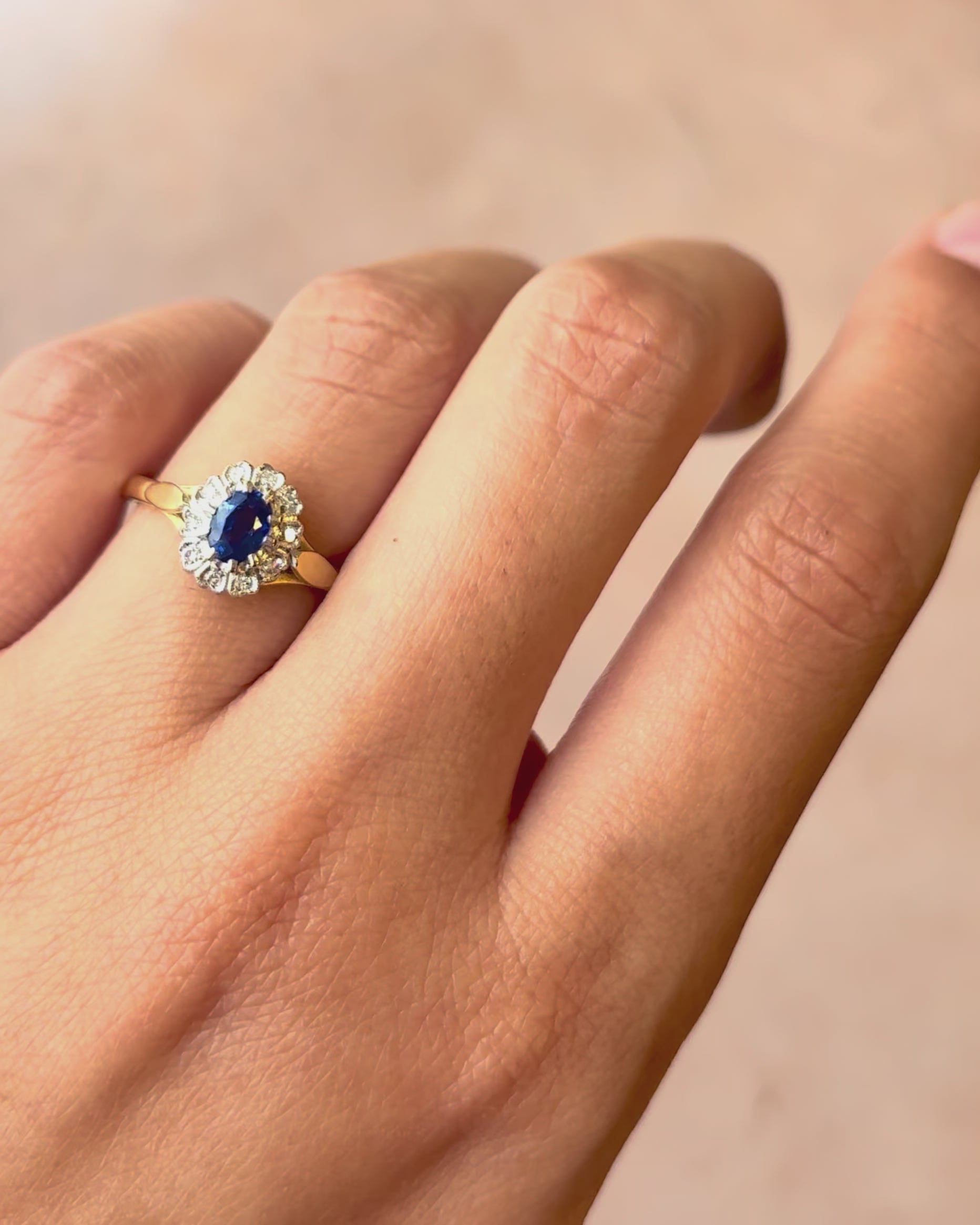 Anillo Margarita de zafiro de 0,50 quilates y diamantes «Valentine»