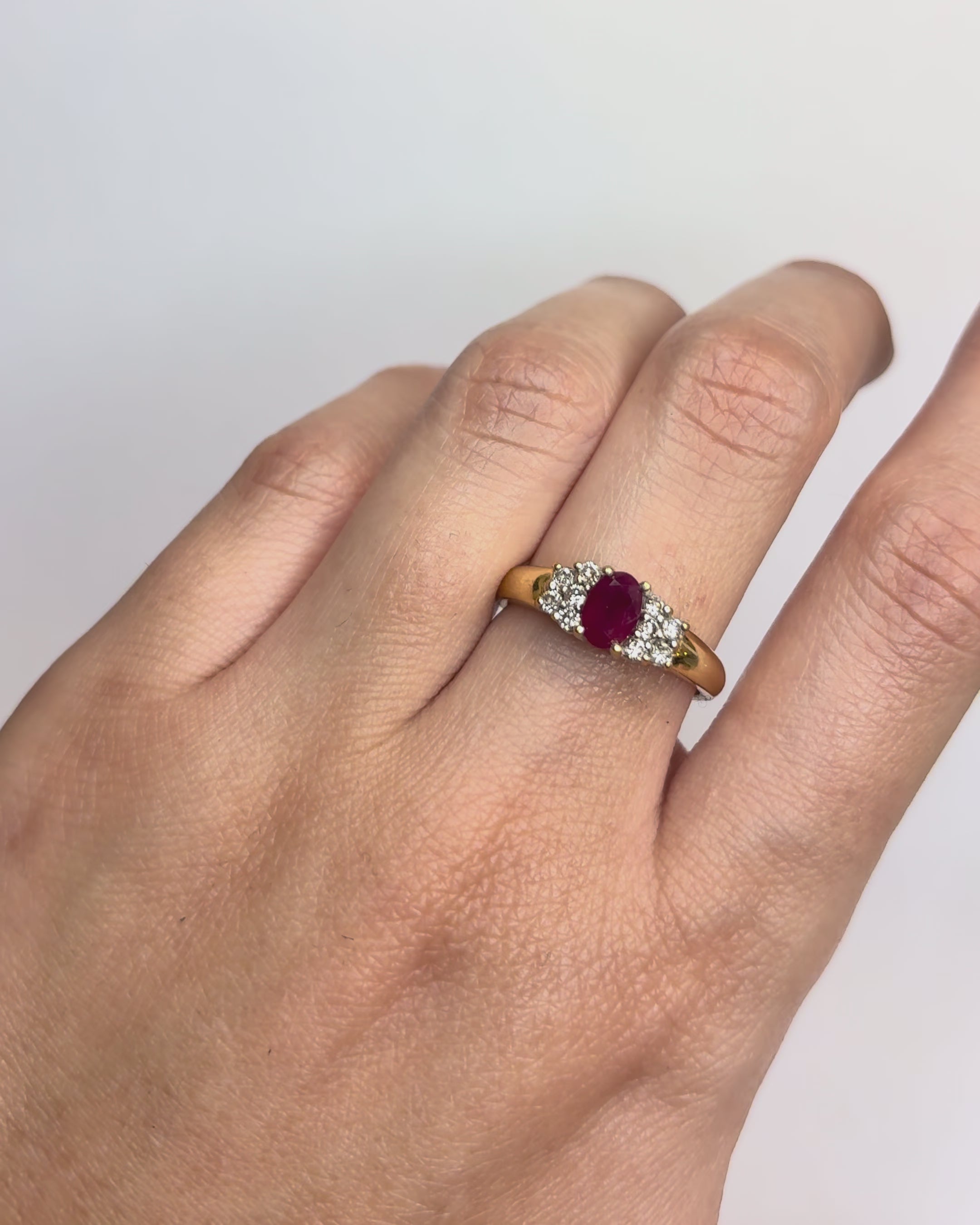 Bague Trilogie Rubis 0.80 carat &amp; Diamants 0.30 carat "Maria"