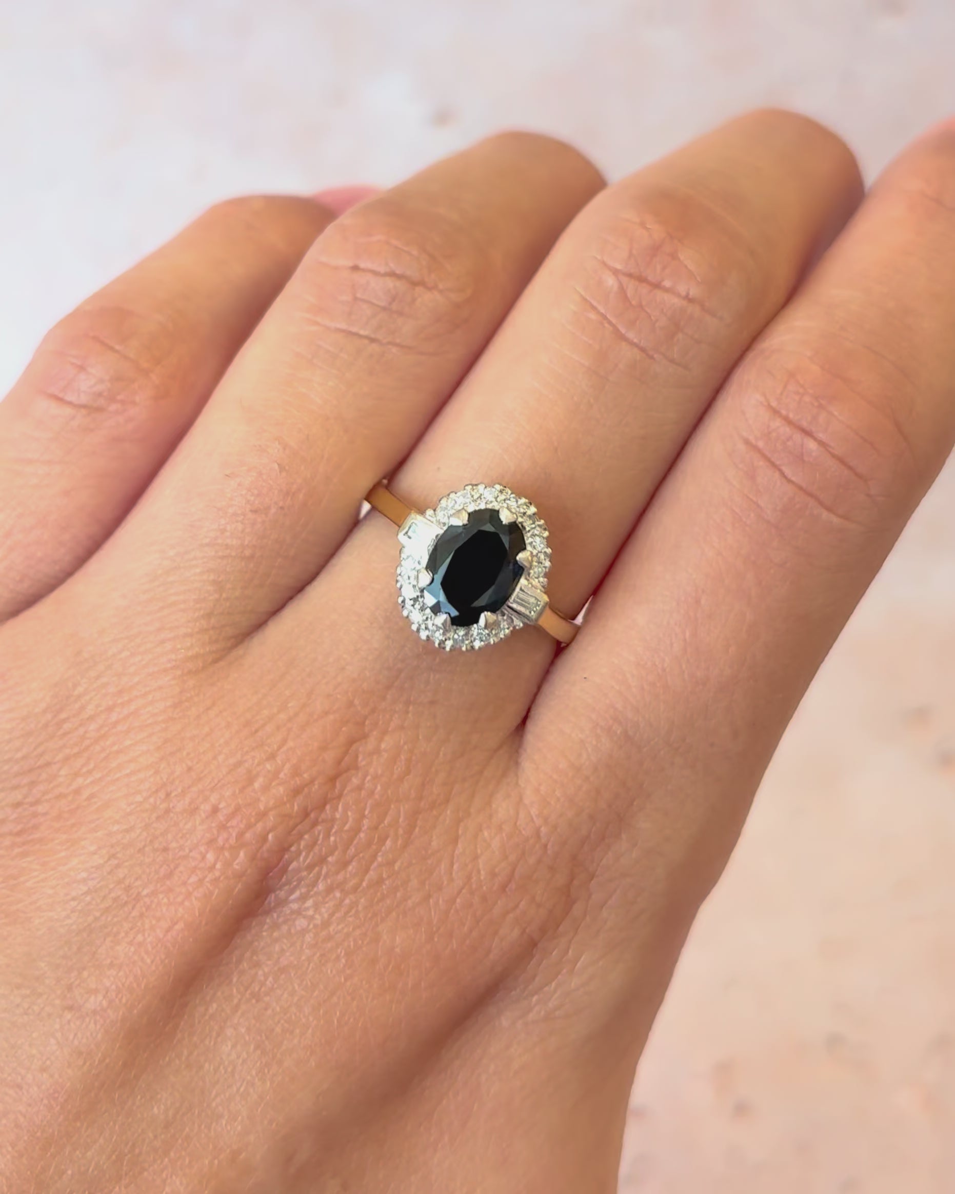 Bague Marguerite Saphir 1.50 carat &amp; Diamants "Connie"