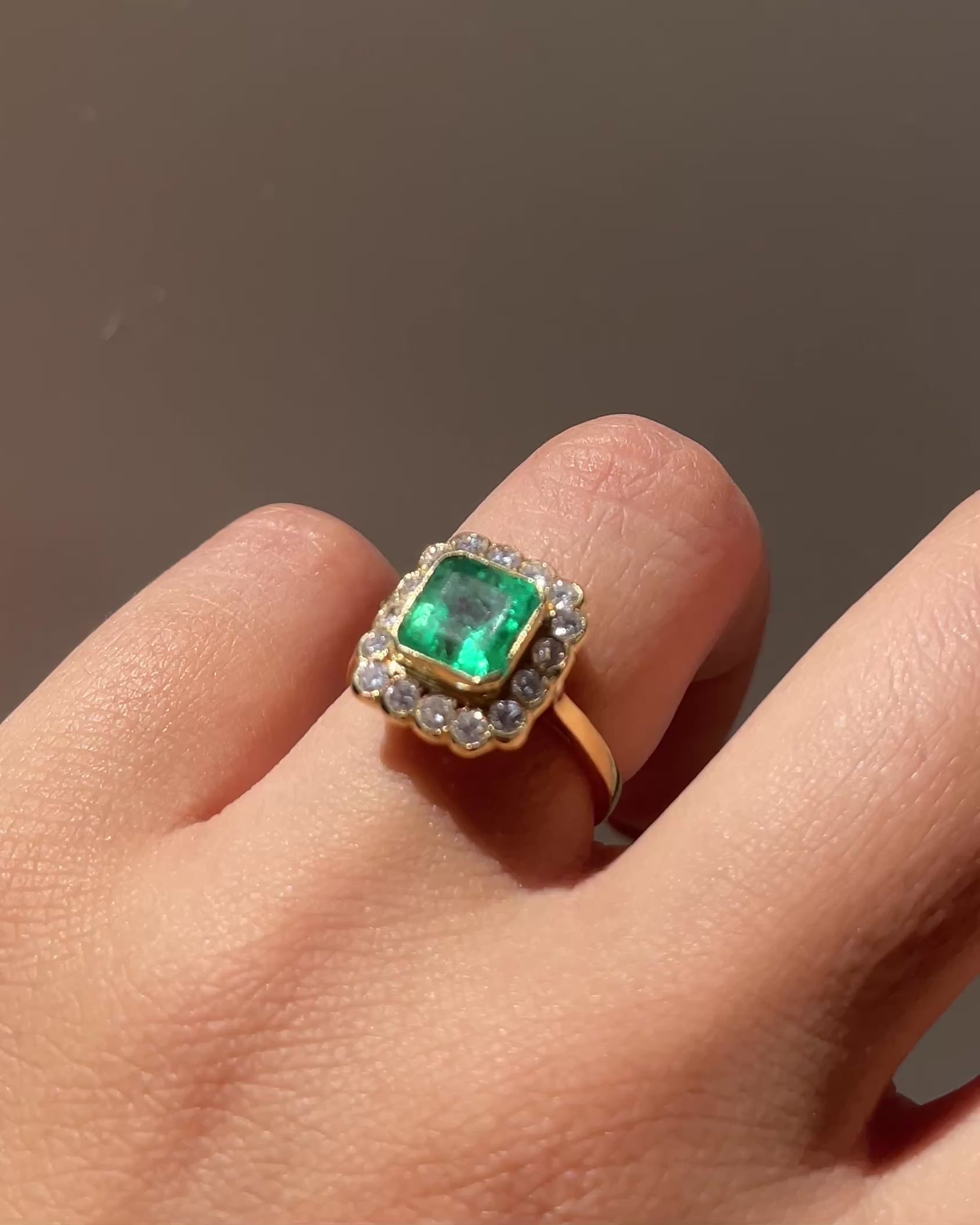 Bague Marguerite Emeraude 1.85 carat &amp; Diamants "Soline"