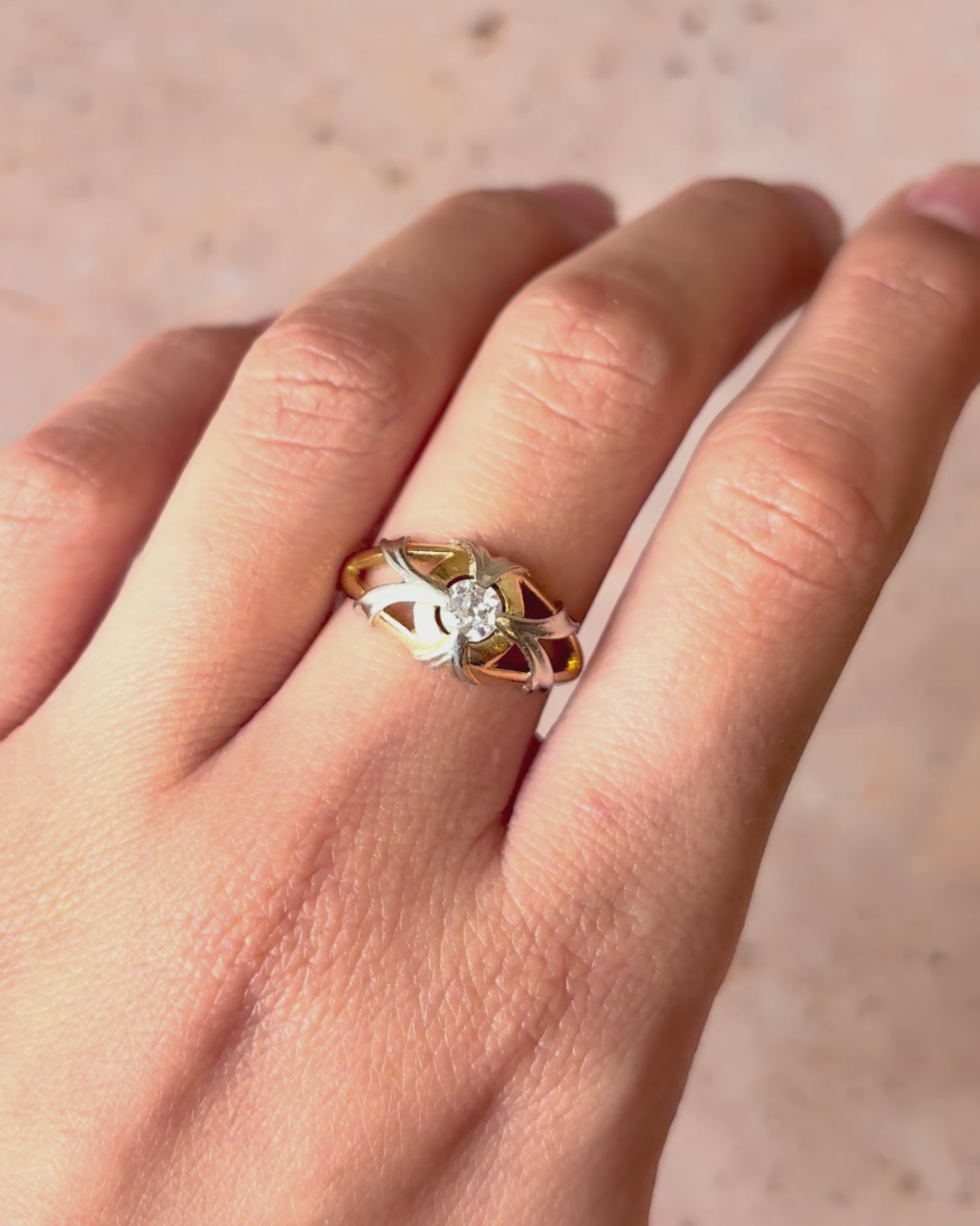 Anillo rígido con diamante de 0,30 quilates "Xaria"