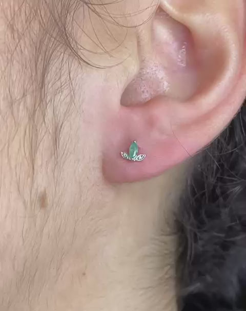 Pendientes de botón con esmeraldas y diamantes "Miranda"