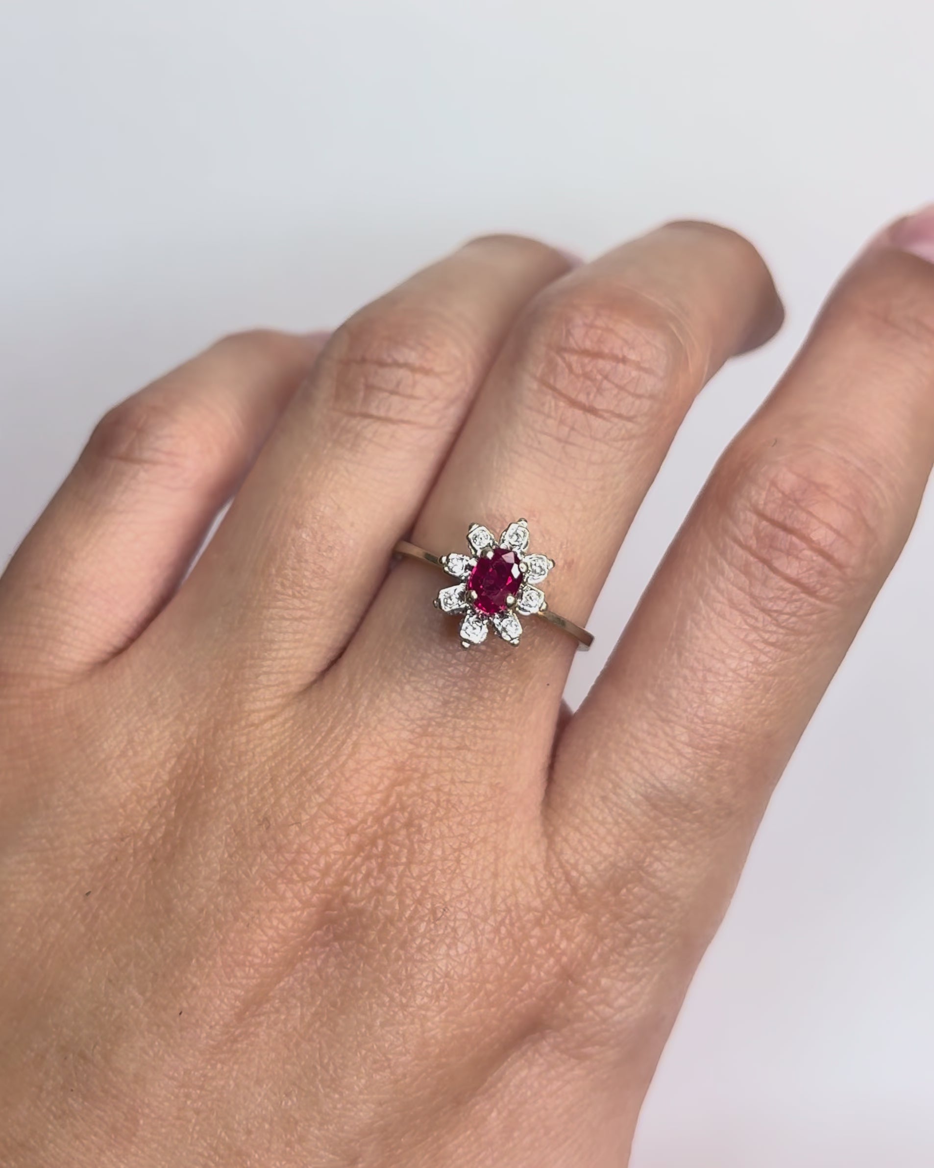 Bague Marguerite Rubis 0.57 carat &amp; Diamants "Tania"