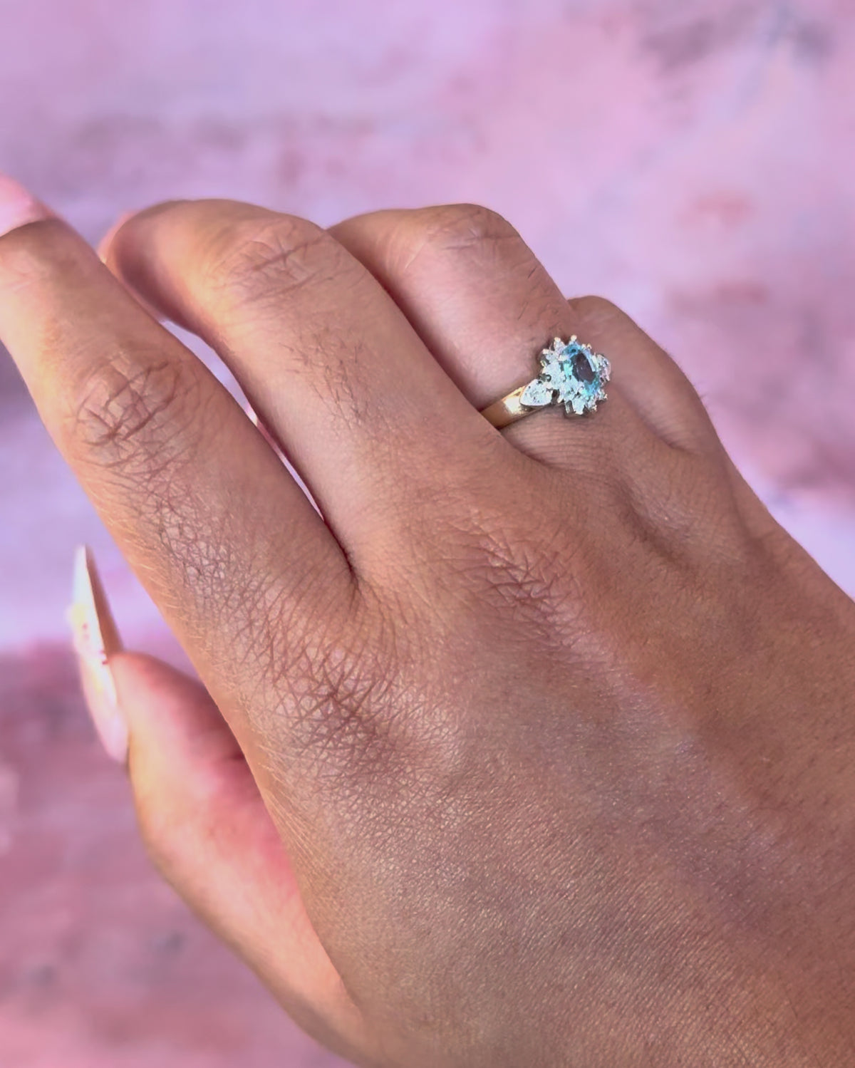 Anillo Margarita de Aguamarina de 0.52 quilates y diamantes «Océane»
