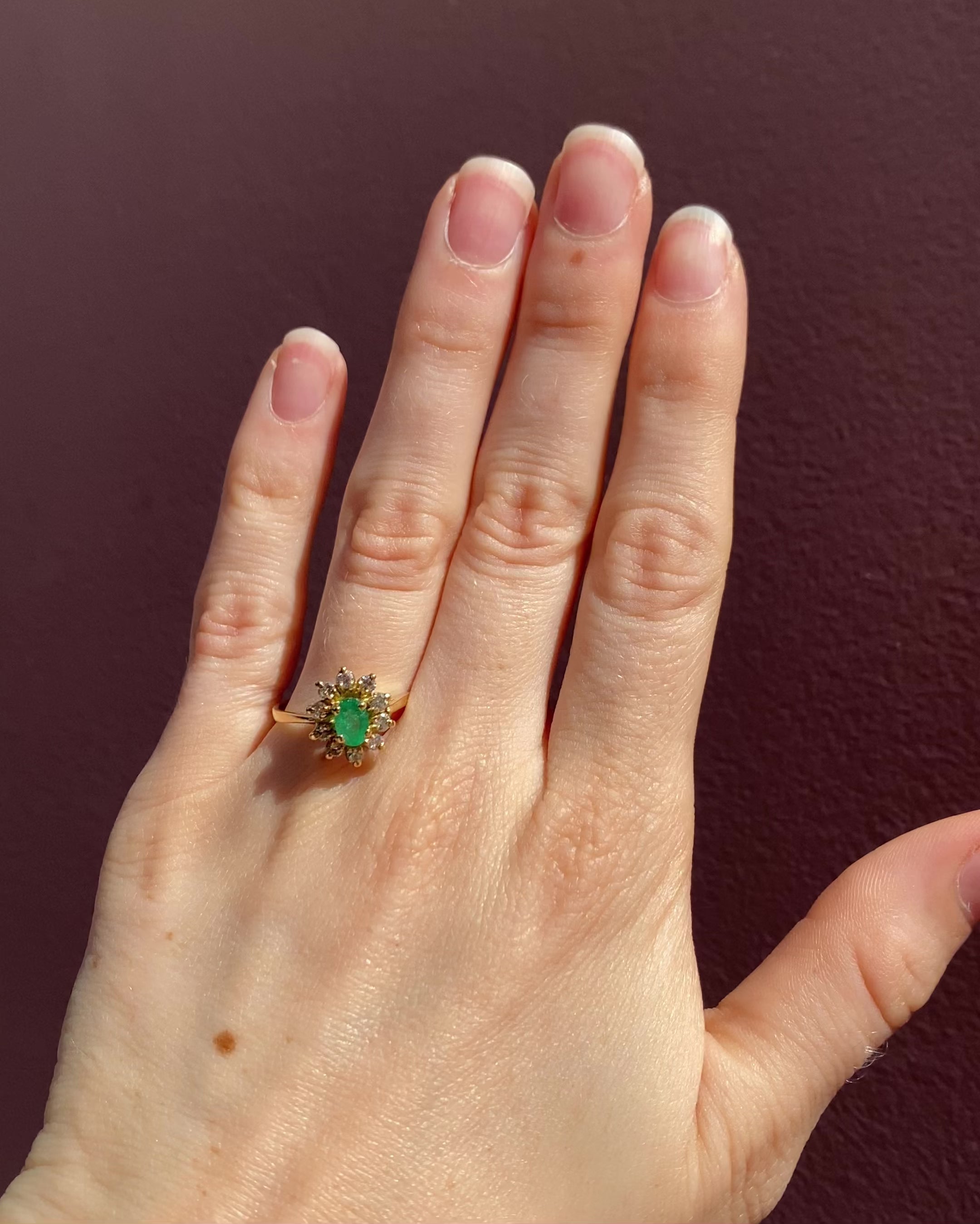 Bague Marguerite Émeraude 0.50 carat &amp; Diamants "Noélia"