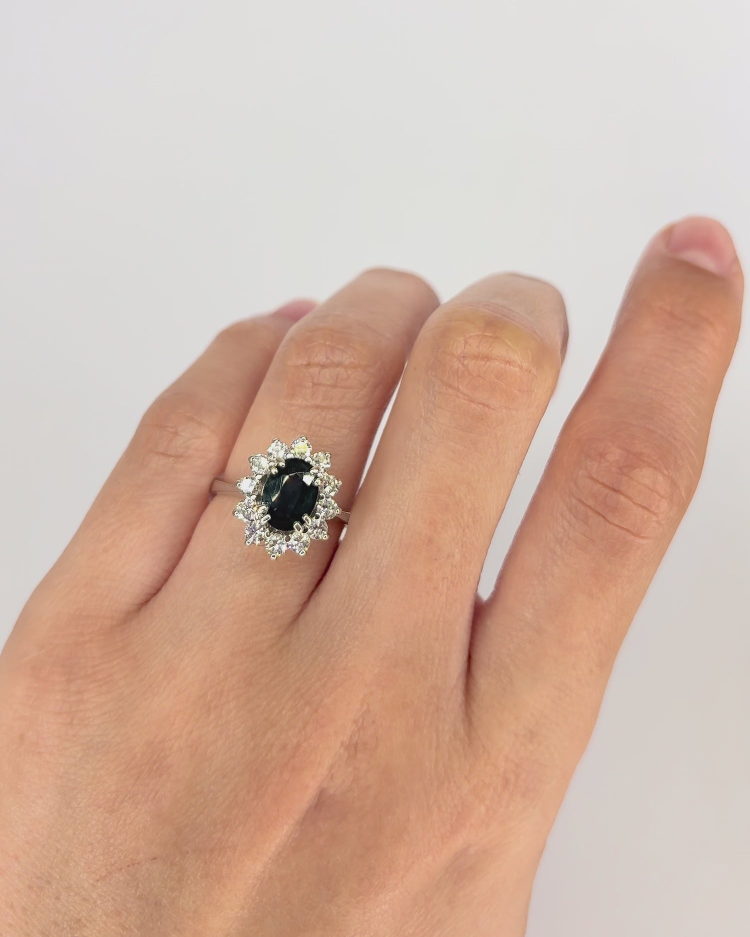 Anillo Marguerite Zafiro 1.20 quilates y Diamantes "Valentine"