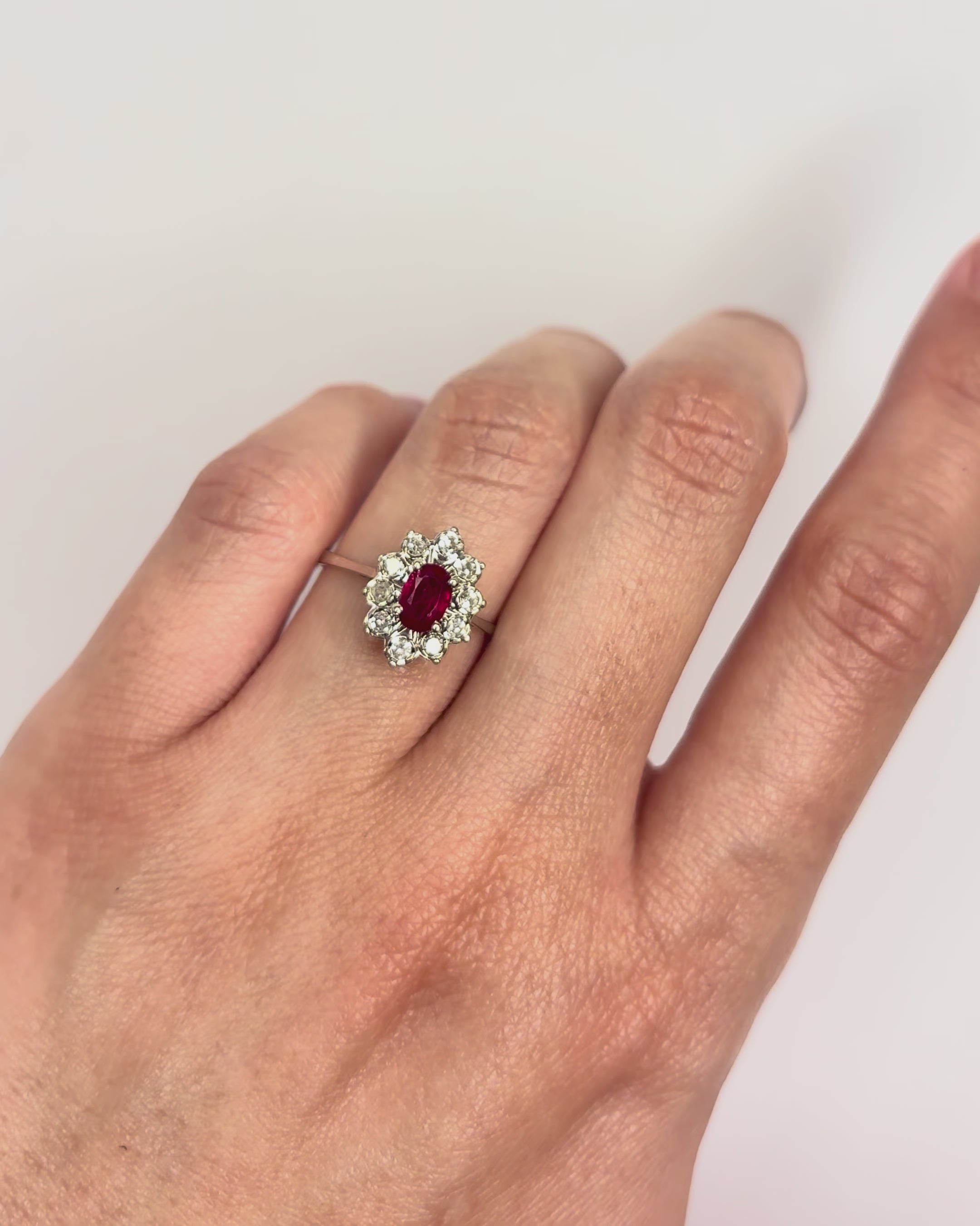 Daisy Ring Ruby 0.55 carat &amp; Diamonds 0.30 carat "Irène"