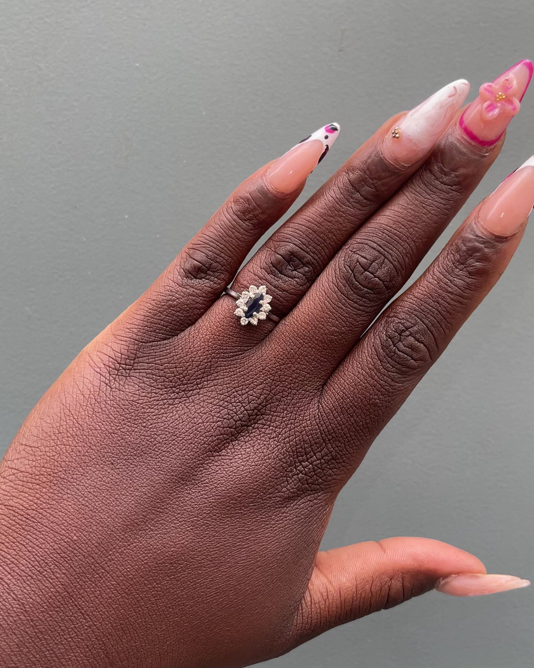 Anillo "Garance" con margaritas de zafiro y diamantes