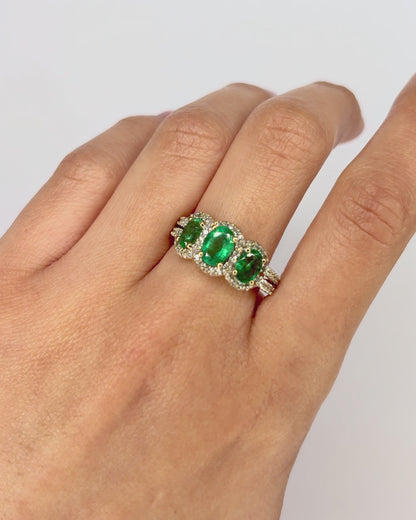 Bague Trilogie Émeraudes 1.80 carat &amp; Diamants 0.52 carat "Annaëlle"