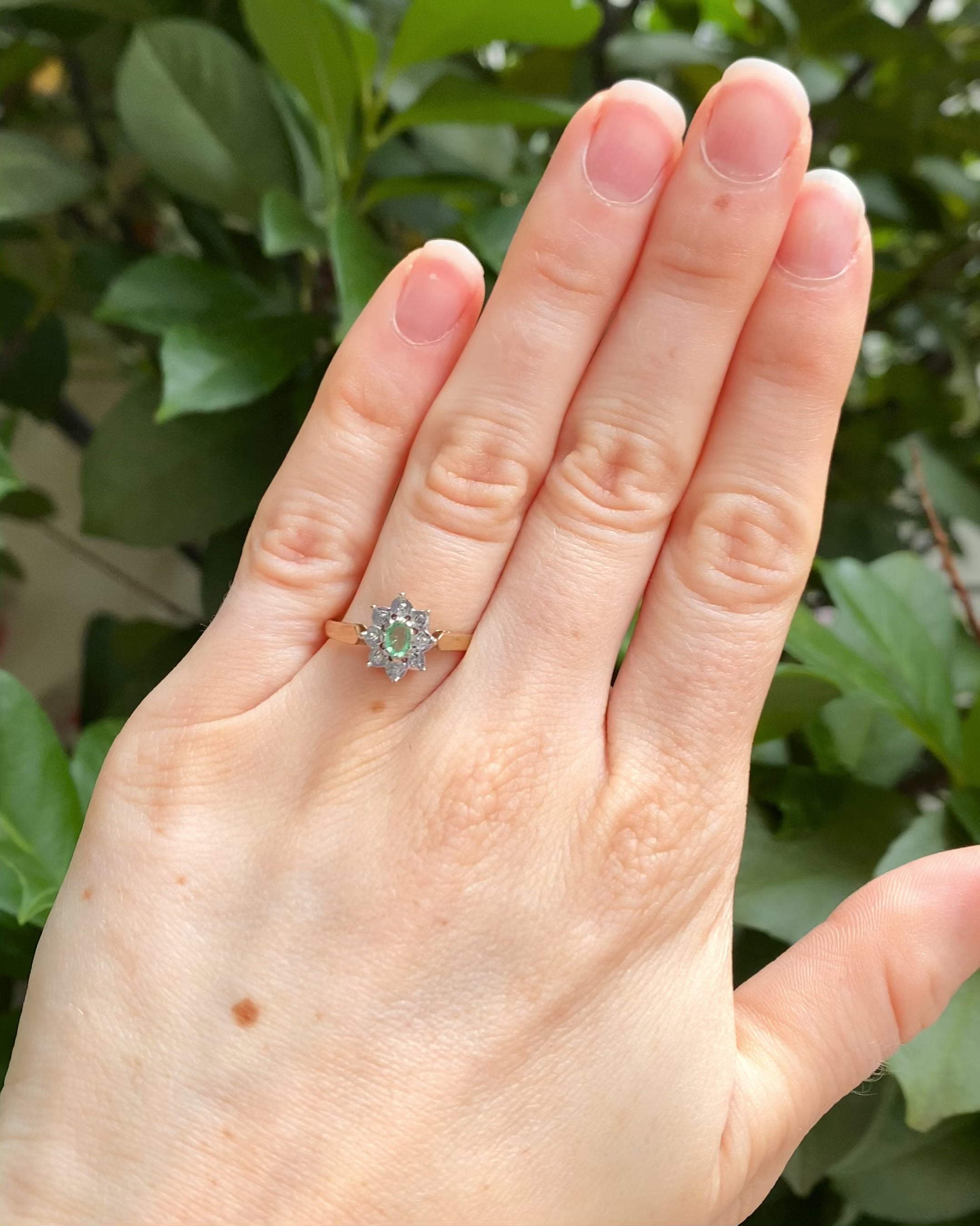 Marguerite Emerald &amp; Diamonds Ring "Illéa"