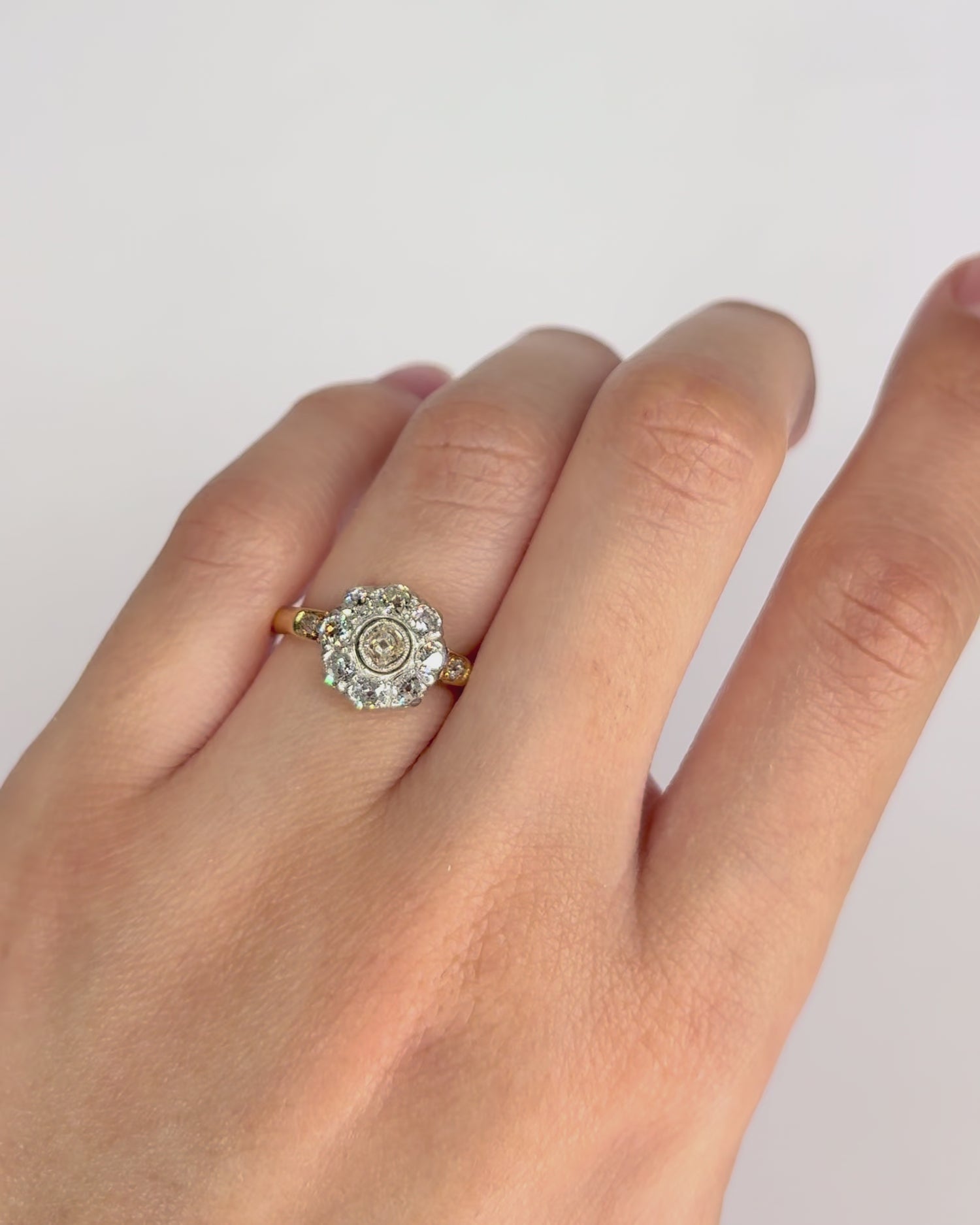 Art Deco Daisy Ring Diamonds 0.65 carat "Gladys"