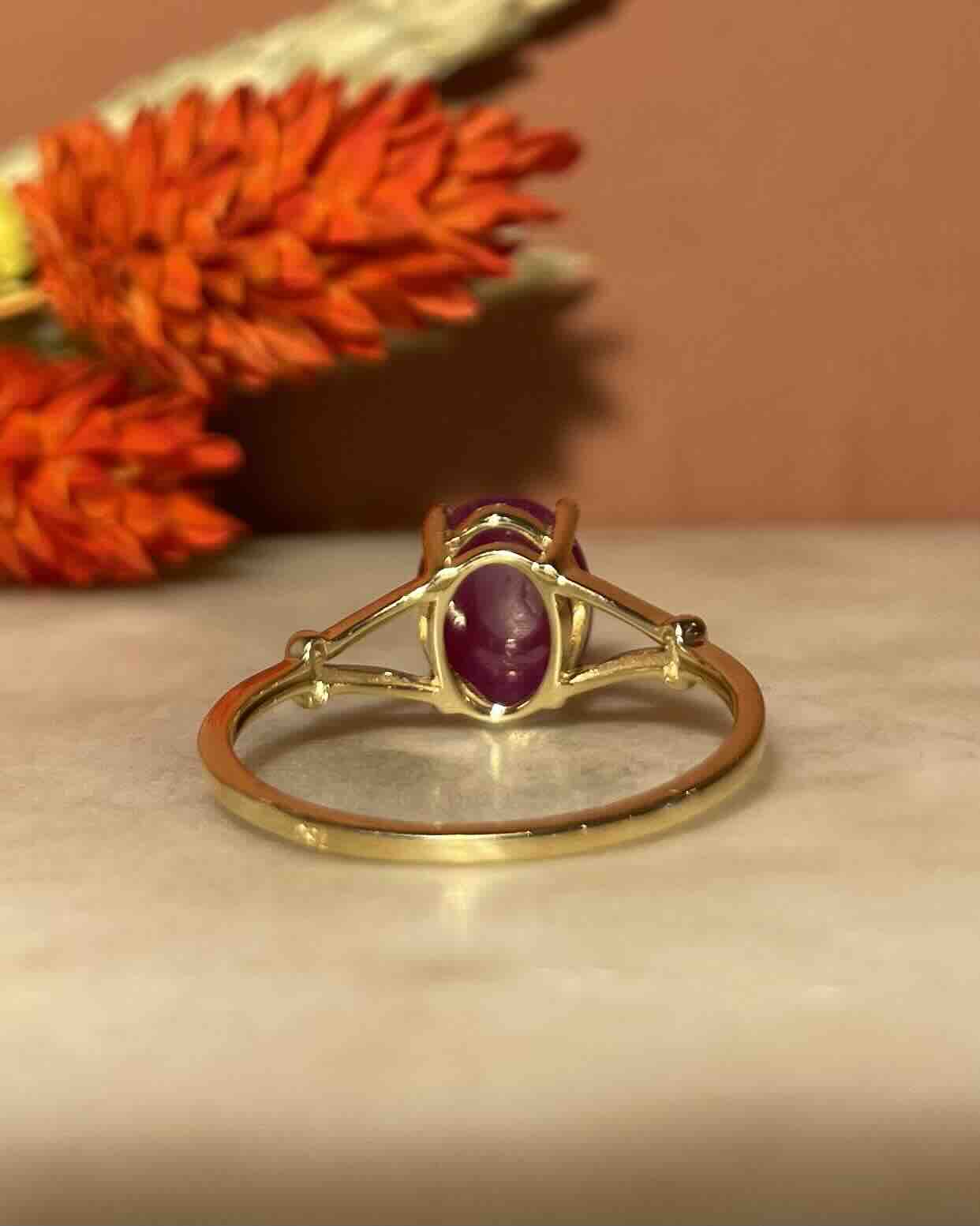 Bague solitaire Rubis 2.80 carats cabochon "Mélanie"