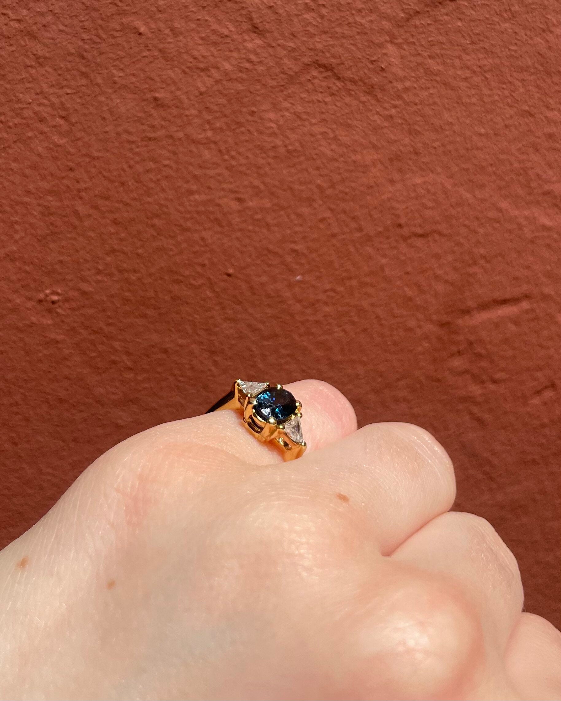 Bague Trilogie Saphir 1.15 Carat &amp; Diamants "Navie" - Elliade Paris
