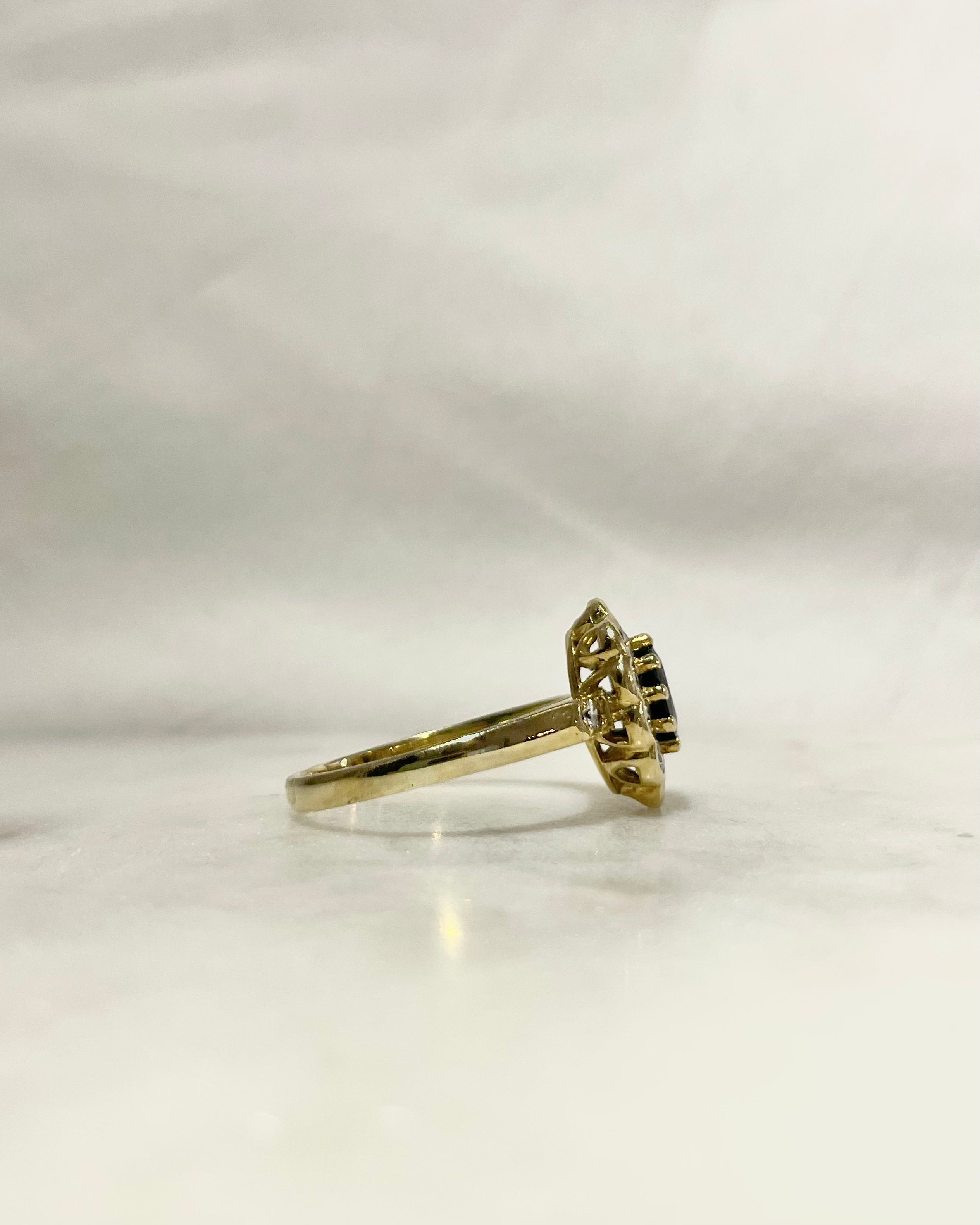 Bague Marguerite Saphir 1.30 carat &amp; Diamants "Kaéa"