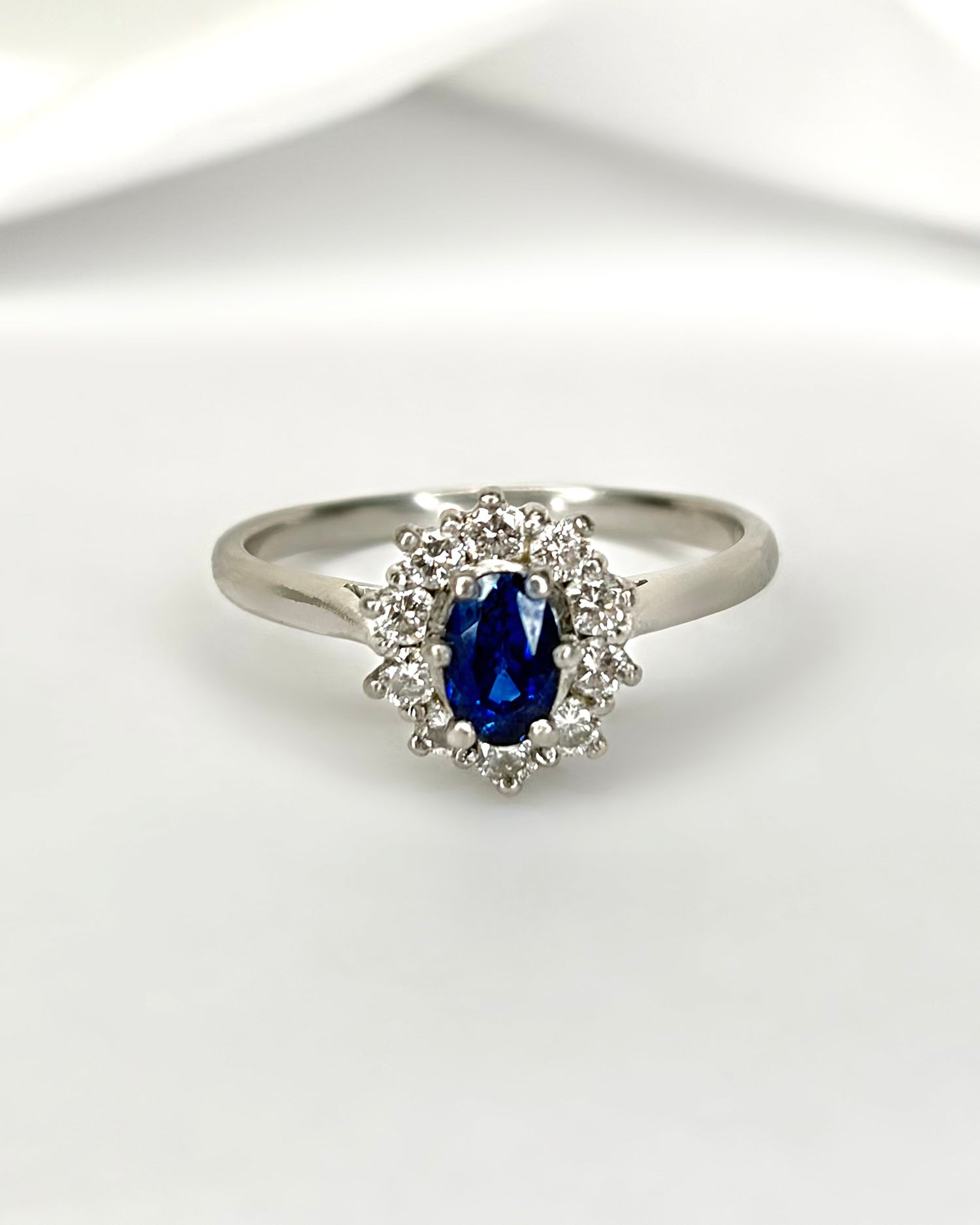 Bague Marguerite Saphir 0.80 carat &amp; Diamants 0.20 carat "Nina"