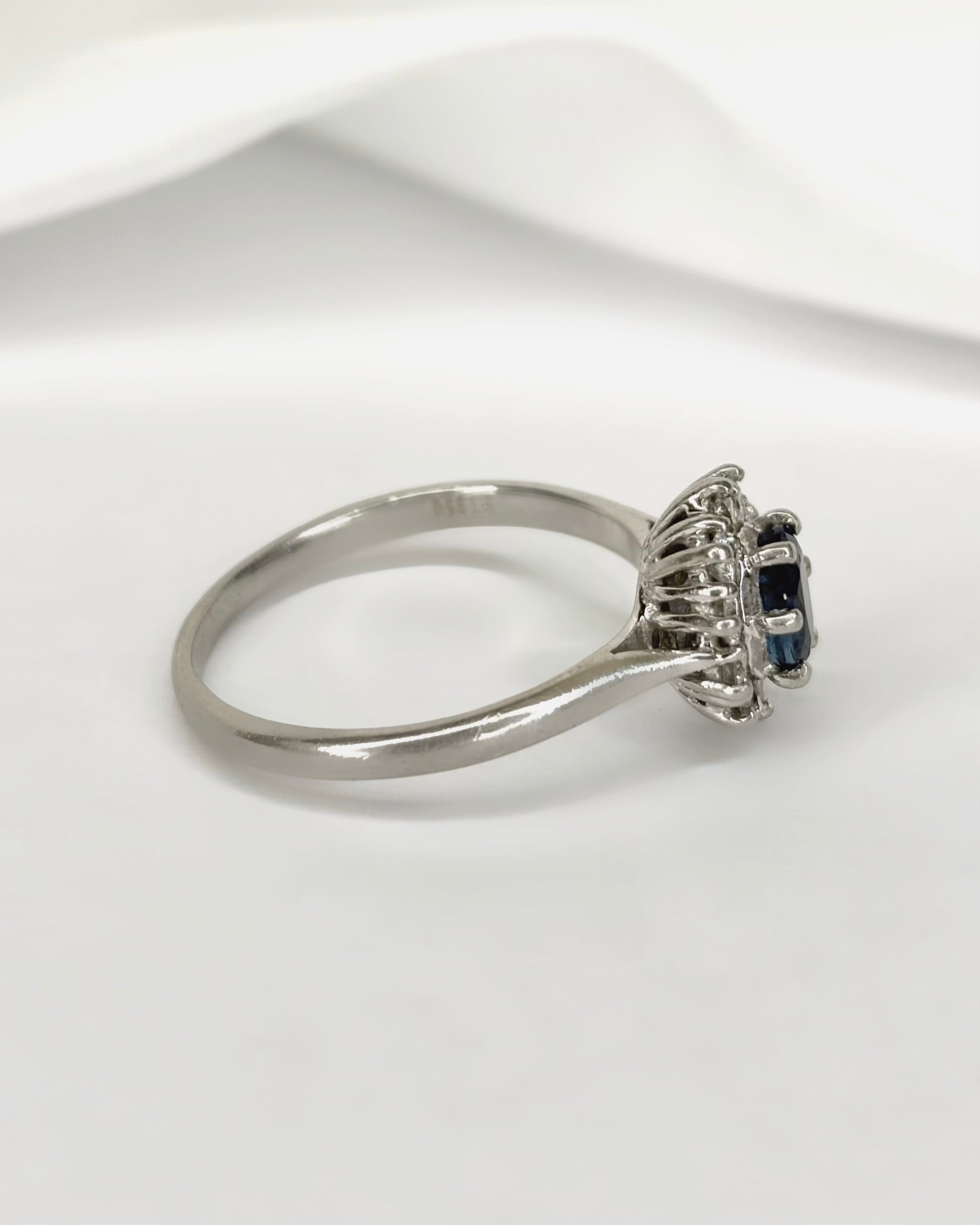 Bague Marguerite Saphir 0.80 carat &amp; Diamants 0.20 carat "Nina"