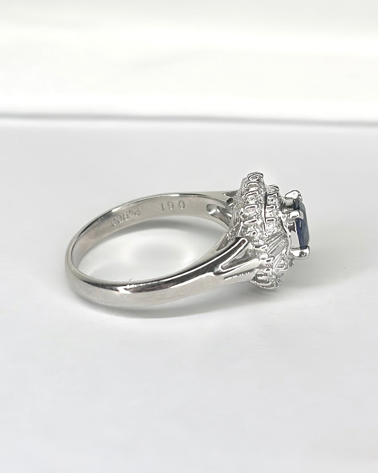 Bague Marguerite Saphir 0.60 carat &amp; Diamants 0.30 carat "Lana"