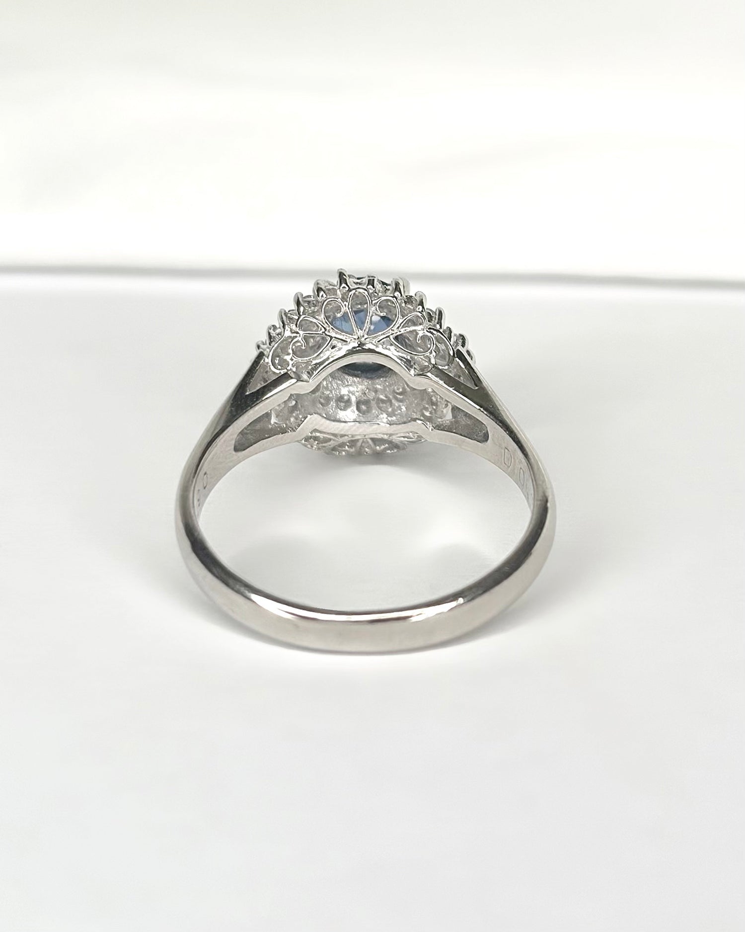 Bague Marguerite Saphir 0.60 carat &amp; Diamants 0.30 carat "Lana"