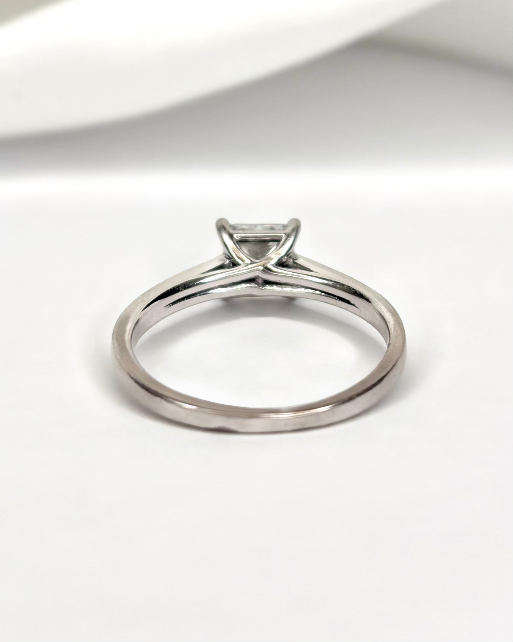 Bague Solitaire Diamant 0.70 carat "Jeanne" - Elliade Paris