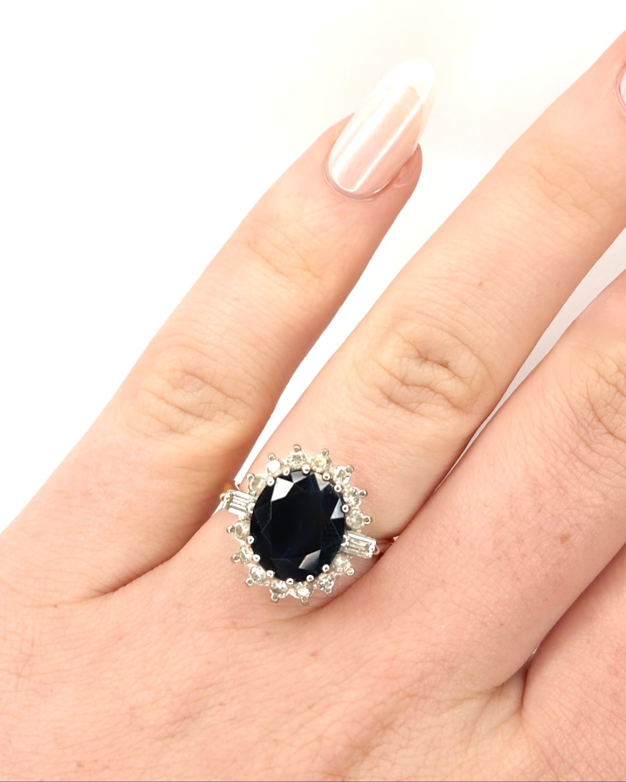 Bague Marguerite Saphir 4.10 carats &amp; Diamants 0.70 carat "Sonia" - Elliade Paris