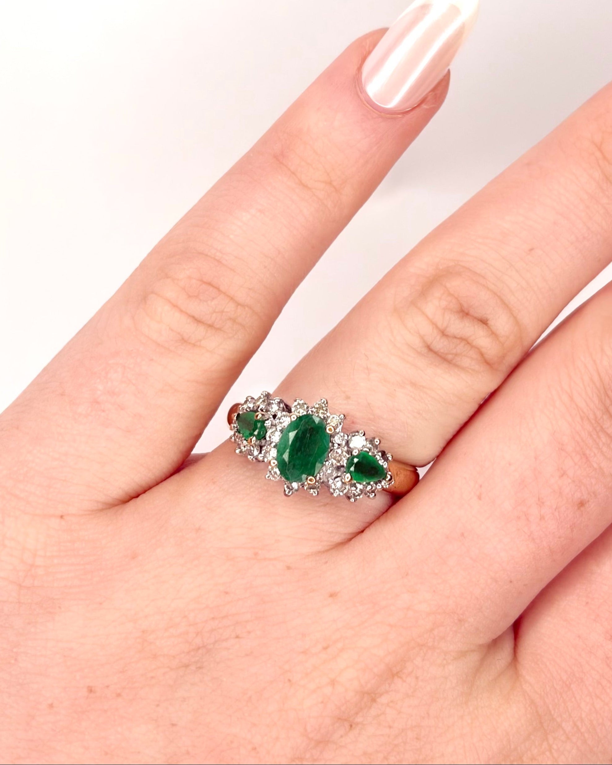 Bague Trilogie Émeraudes 1.05 carat &amp; Diamants 0.40 carat "Diane"