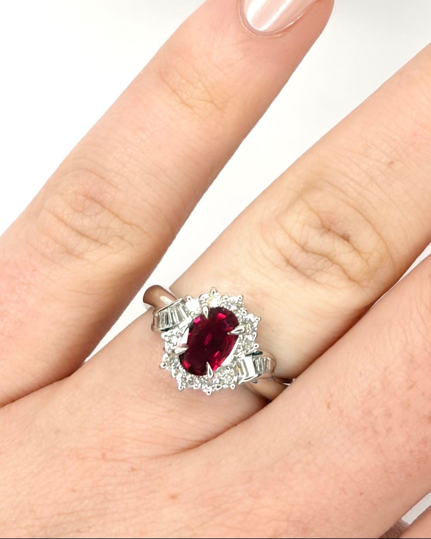Bague Marguerite Rubis Mozambicain 0.71 carat &amp; Diamants 0.43 carat "Melinda"