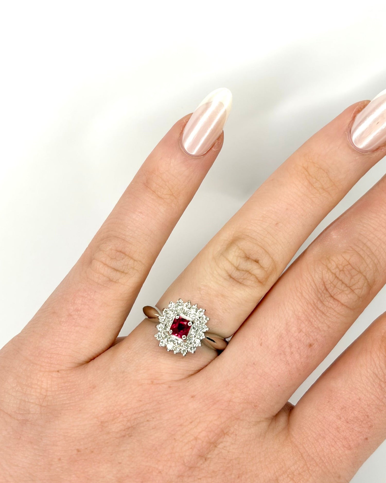 Bague Marguerite Rubis Mozambien 0.43 carat &amp; Diamants 0.43 carat "Monica"