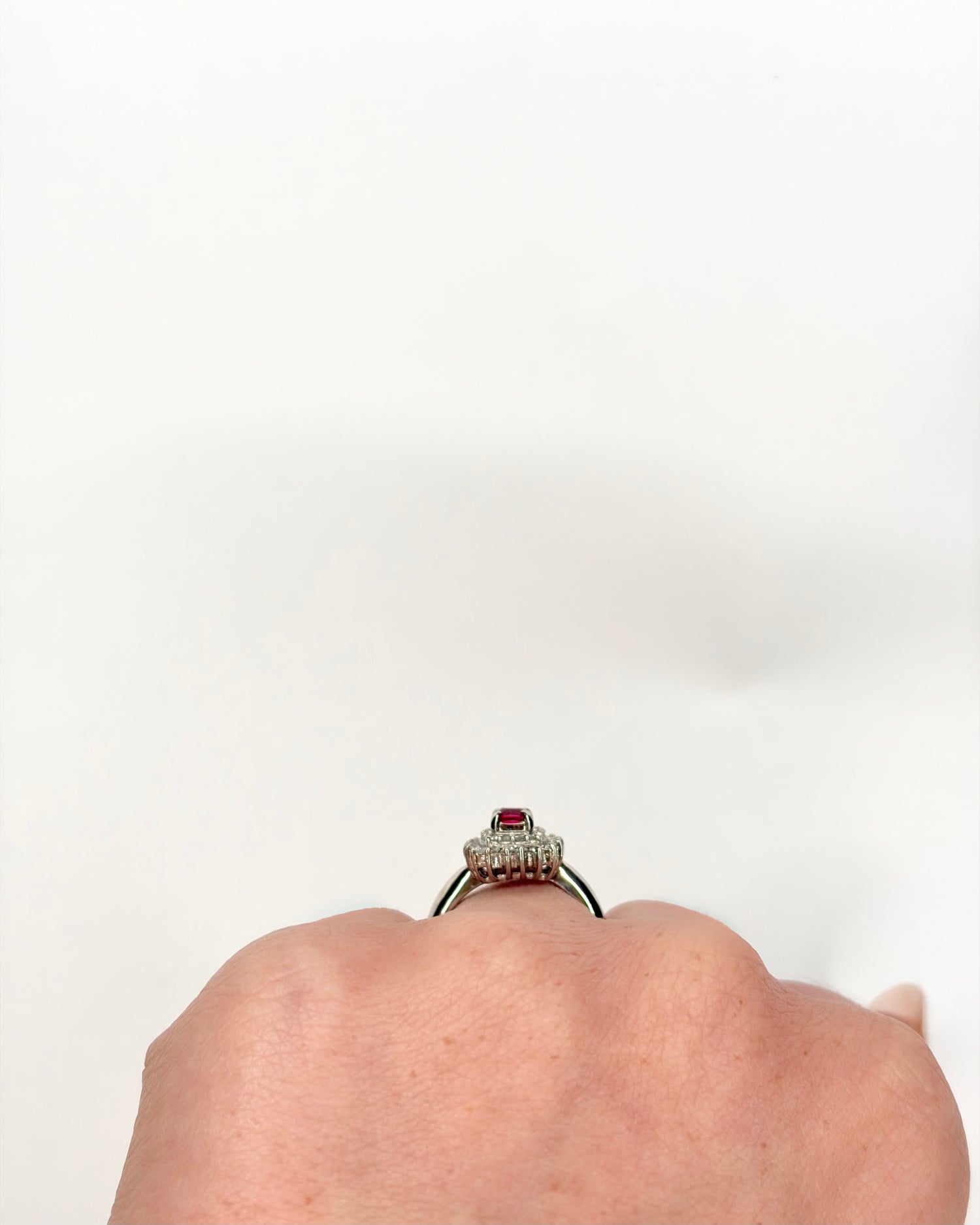 Bague Marguerite Rubis Mozambien 0.43 carat &amp; Diamants 0.43 carat "Monica"