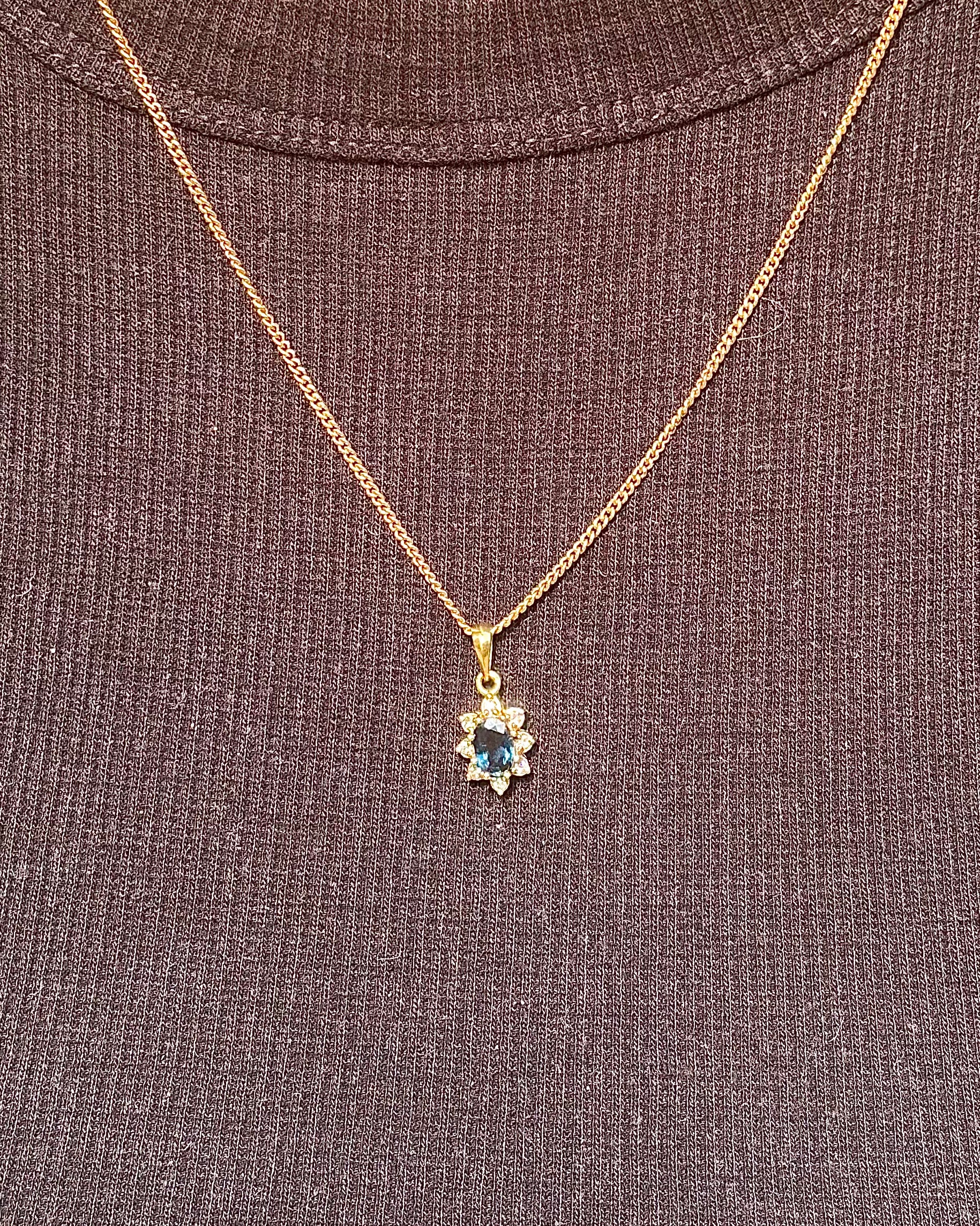 Marguerite Pendant Sapphire 0.60 Carat &amp; Diamonds "Shella"