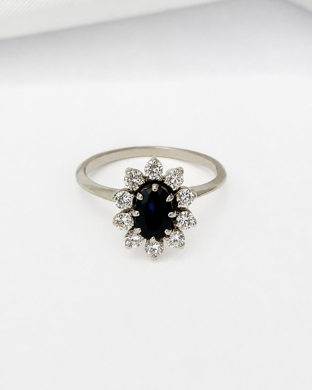 Bague Marguerite Saphir 0.75 carat &amp; Diamants 0.40 carat "Michelle"