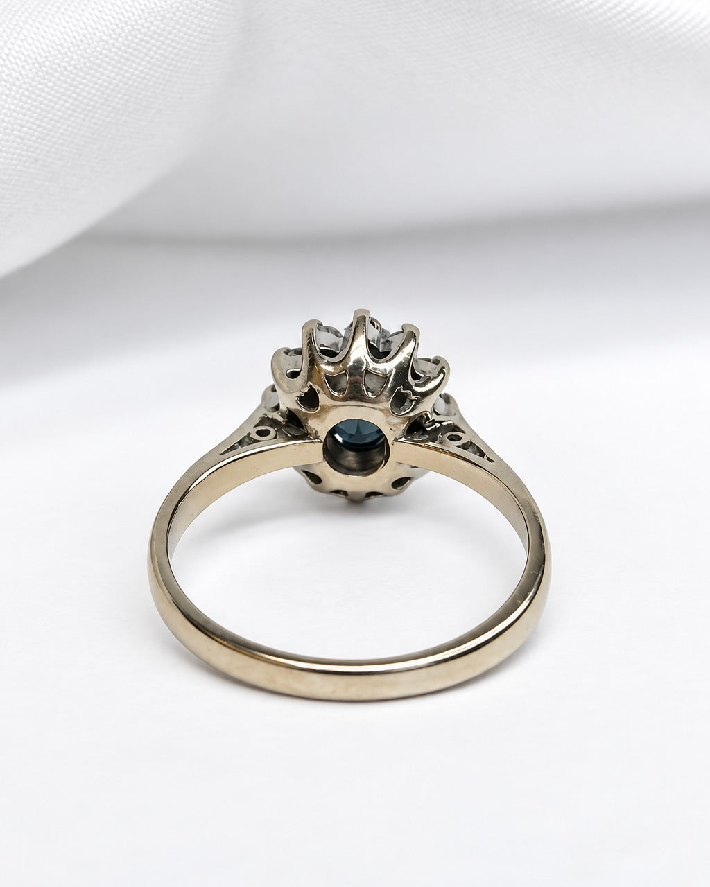 “Jeanne” 1.20-carat Sapphire &amp; 0.48-carat Diamond Cluster Ring, 4.13 g