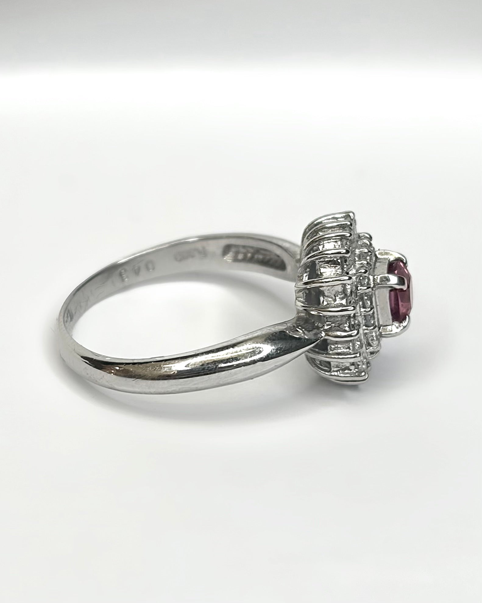Marguerite Ring Mozambican Ruby 0.43 carat &amp; Diamonds 0.43 carat "Monica"