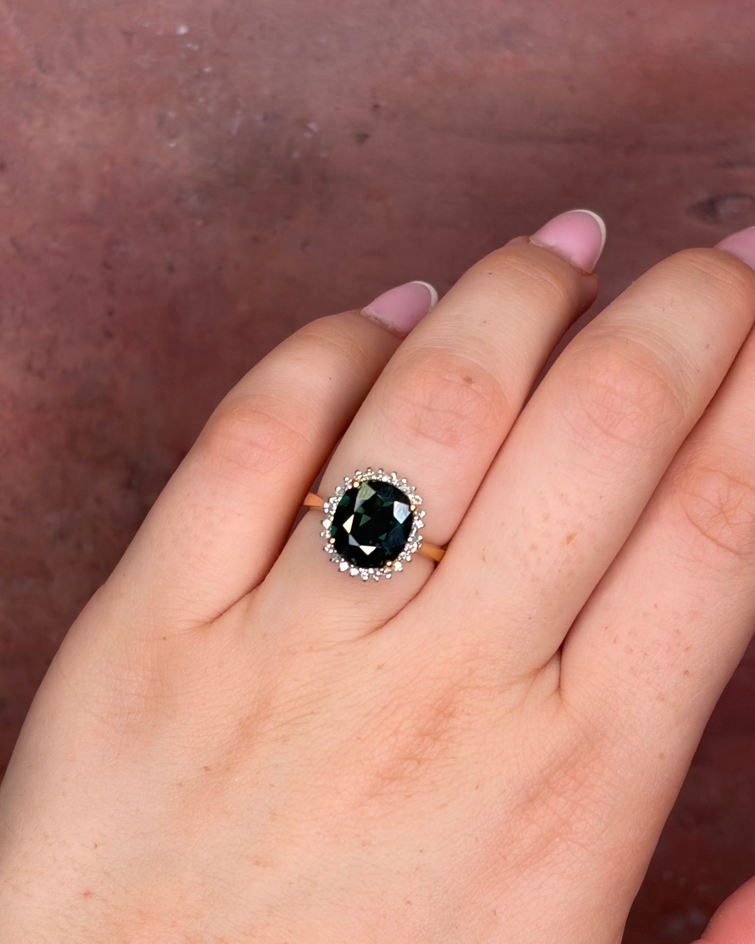 Bague Marguerite Saphir Vert 4.51 carats &amp; Diamants "Carmen" - Elliade Paris