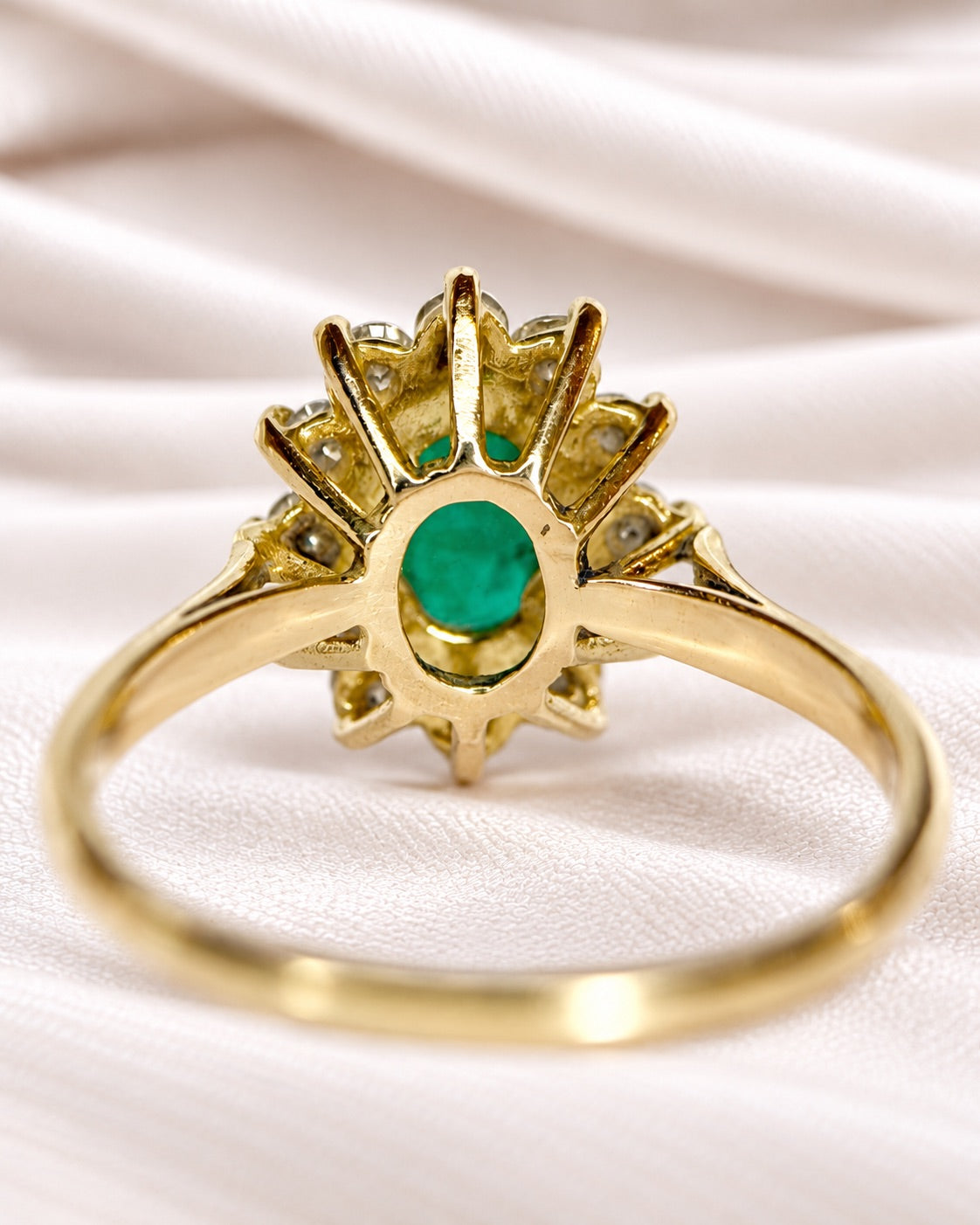 Bague Marguerite Émeraude 0.87 carat &amp; Diamants 0.36 carat "Justine"