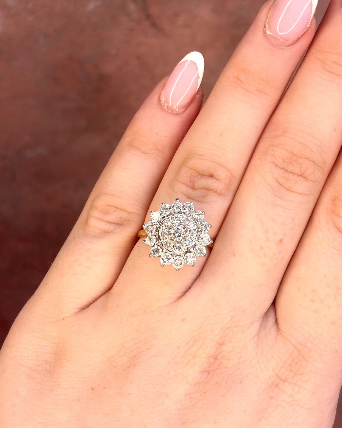 Anillo margarita de diamantes de 1.09 quilates y 4.17 g «Cornelia»