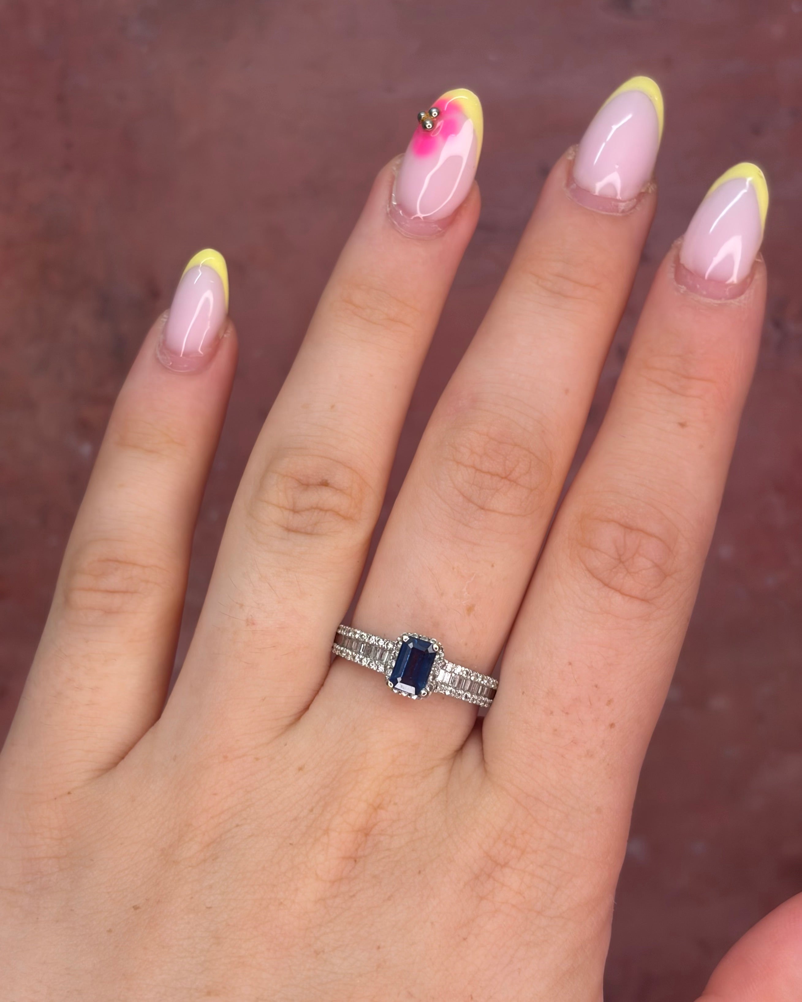 0.82-carat Sapphire Solitaire Ring &amp; 0.83-carat Diamonds 4.3g "Baya"