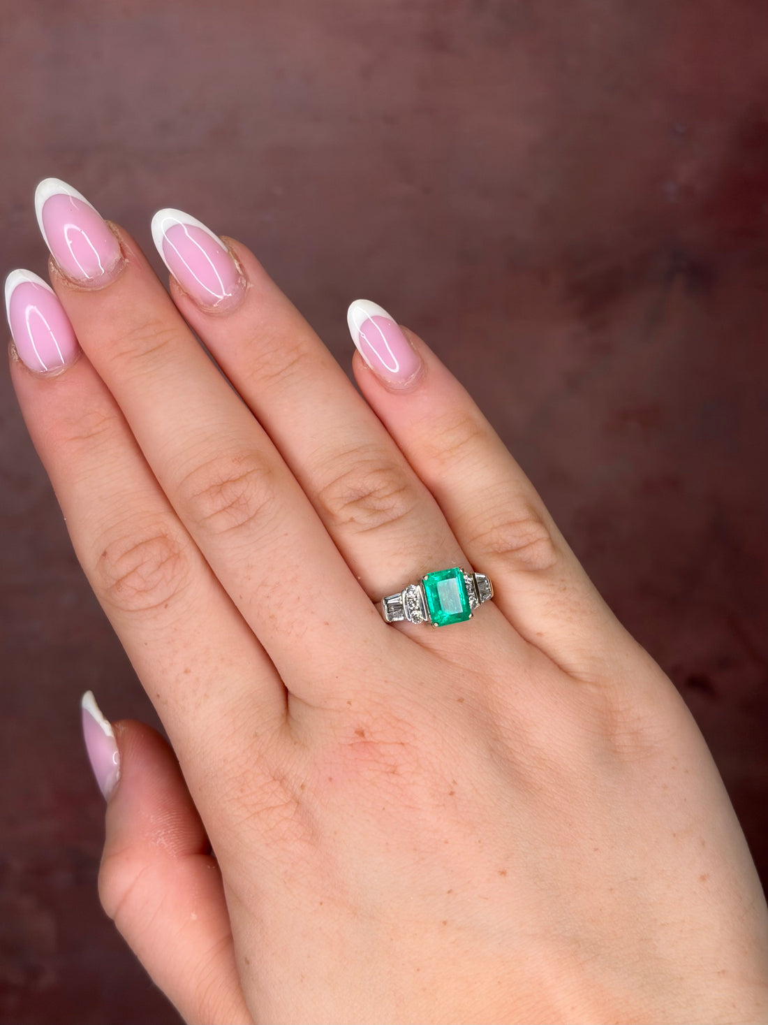 Bague Trilogie Émeraude 1.90 carat &amp; Diamants 0.30 carat "Celeste"