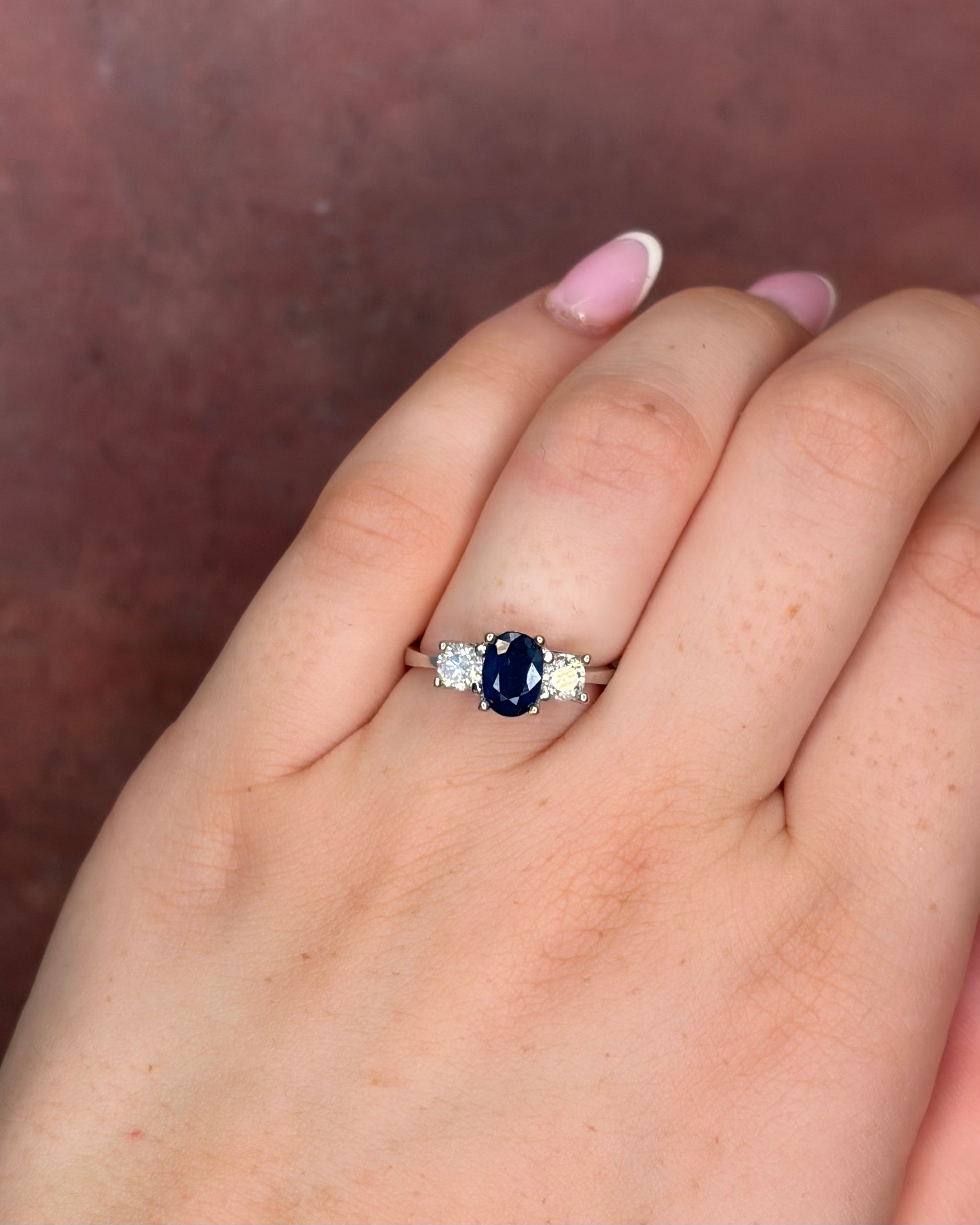 Bague Trilogie Saphir 0.85 carat &amp; Diamants 0.40 carat "Éléanore" - Elliade Paris