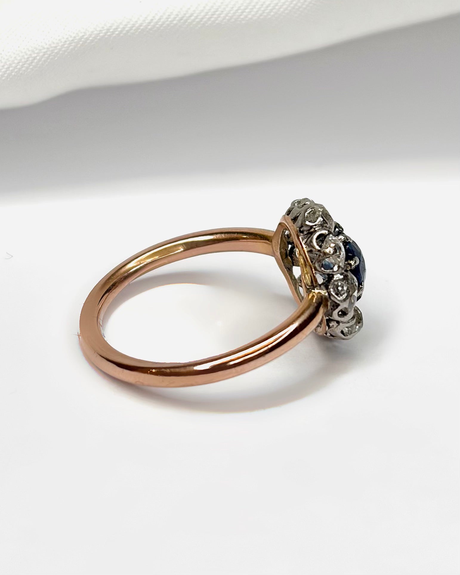 Anillo Marguerite Zafiro 1.20 quilates y Diamantes 0.80 quilates "Amélie"