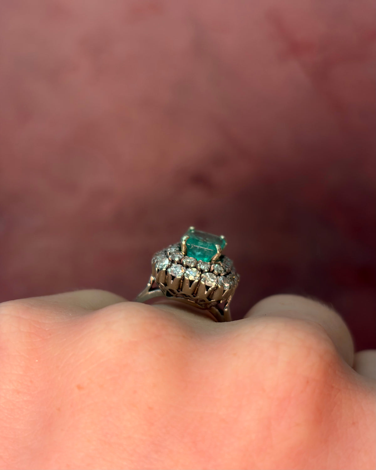 Bague Marguerite Émeraude 2 carats &amp; Diamants 0.88 carat "Elise"