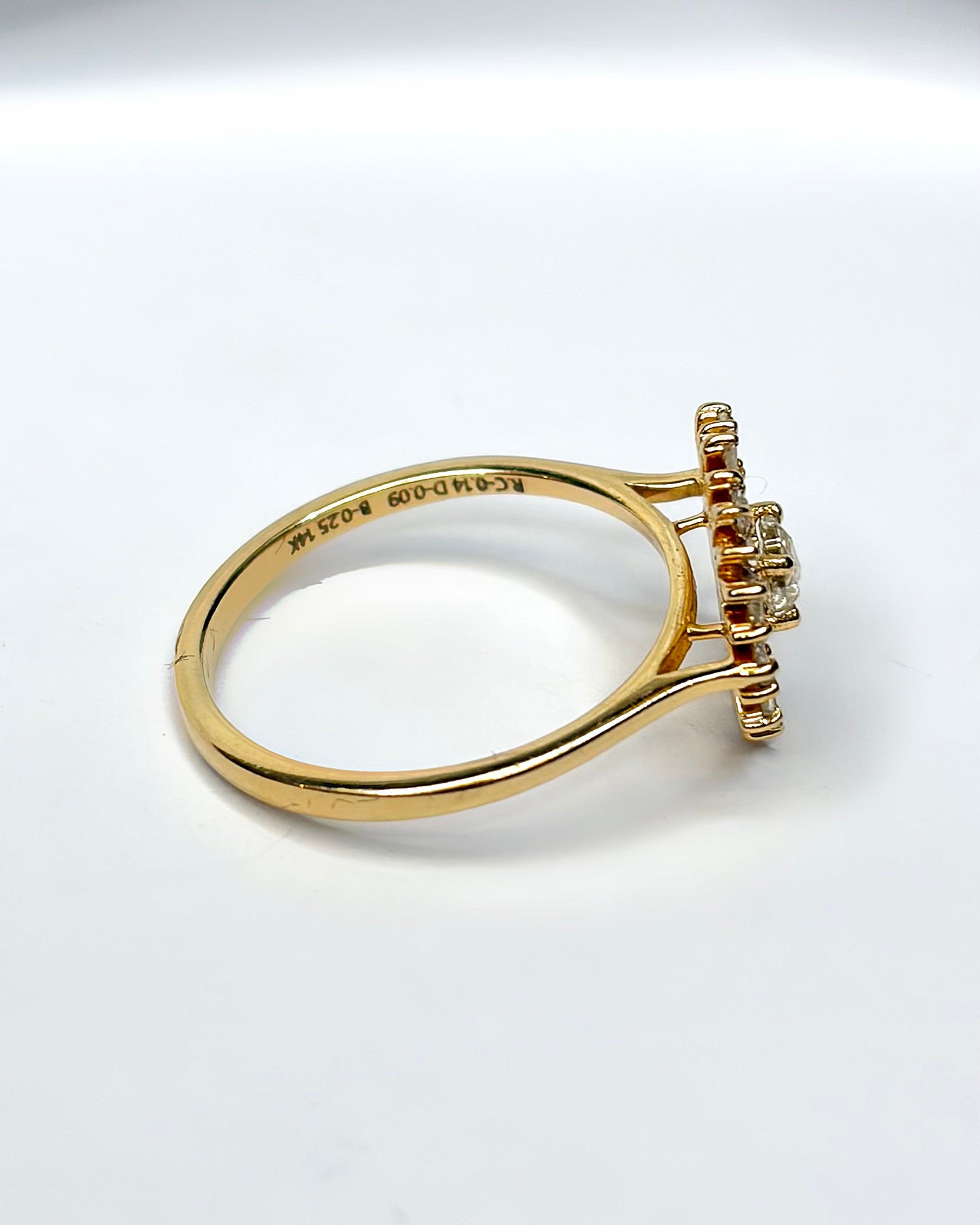 Marguerite Ring Diamonds 0.48 Carat "Sol"