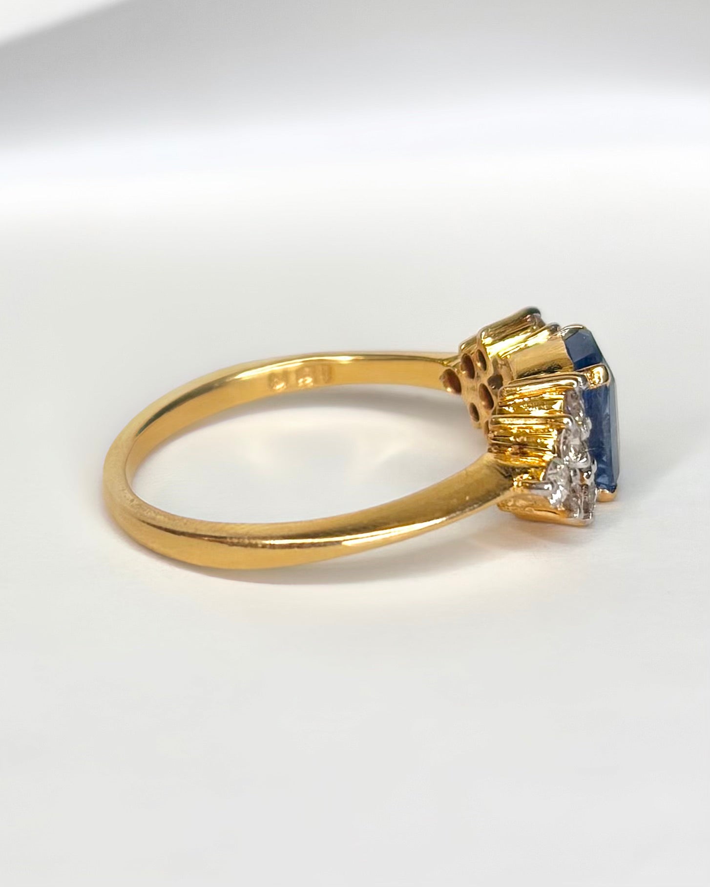 Bague Trilogie Saphir 1.40 carat &amp; Diamants 0.36 carat "Divine"