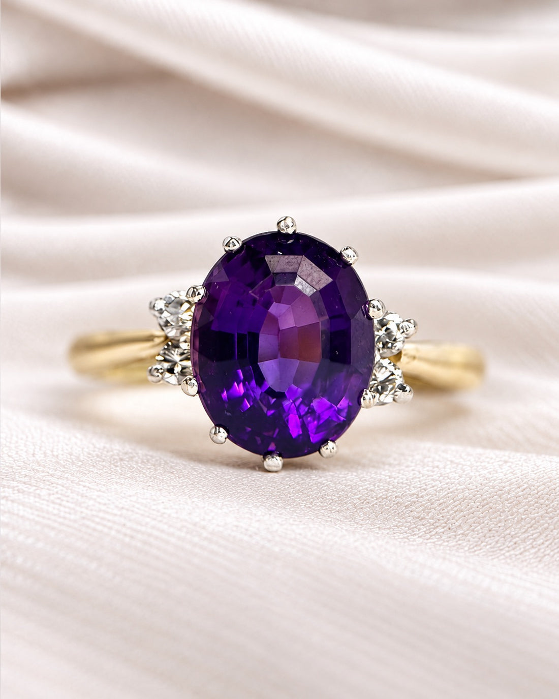 Bague Trilogie Améthyste 2.95 carats, Diamants &amp; Or 4.46 g "Anaïze"