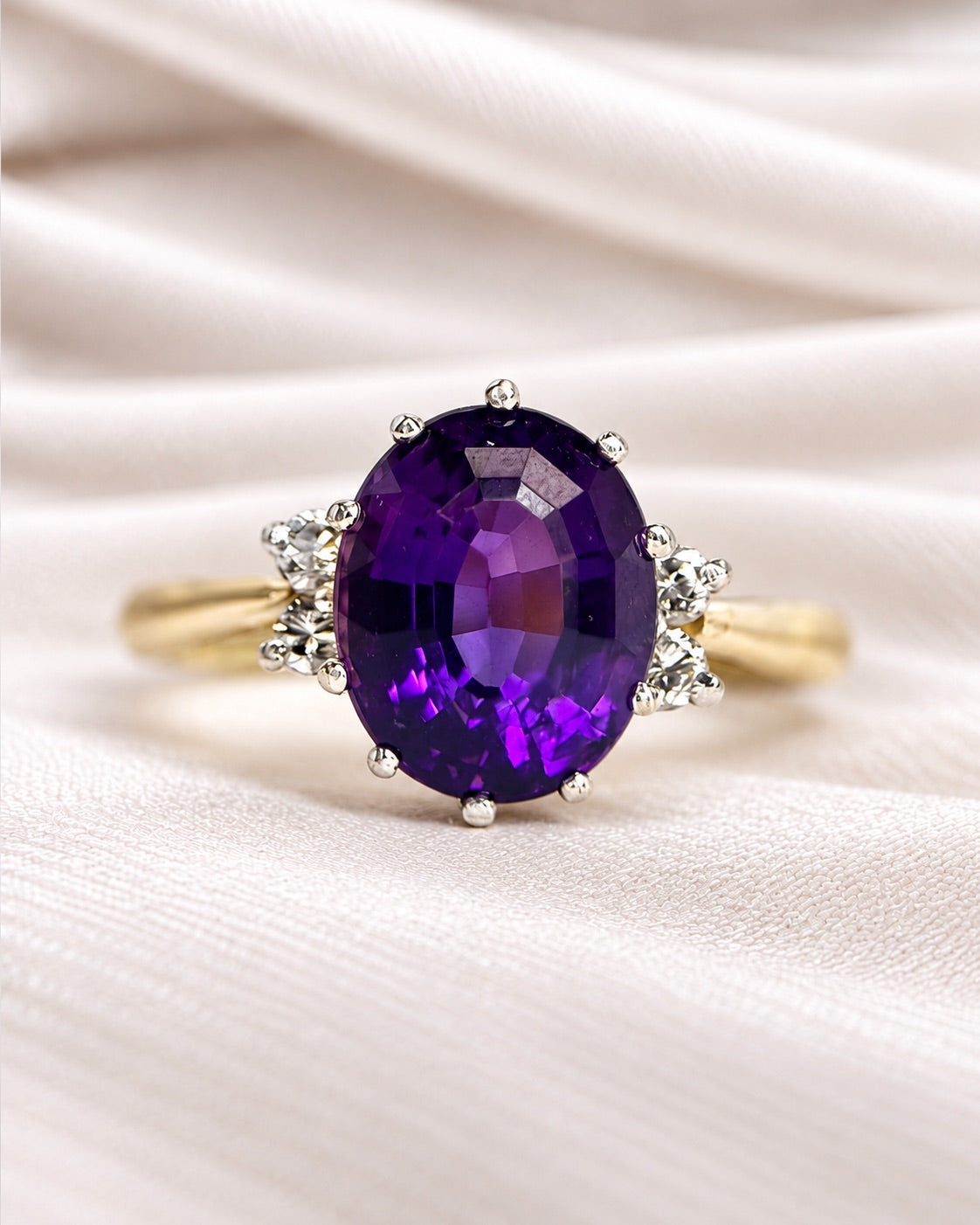 Bague Trilogie Améthyste 2.95 carats, Diamants &amp; Or 4.46 g "Anaïze"