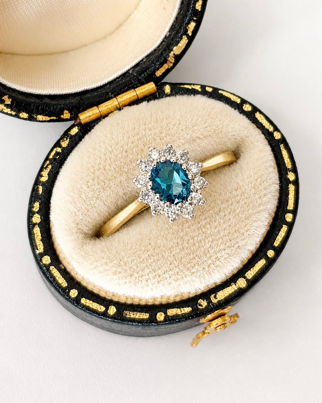 Bague Marguerite Topaze 0.43 carat &amp; Diamants "Isabelle"
