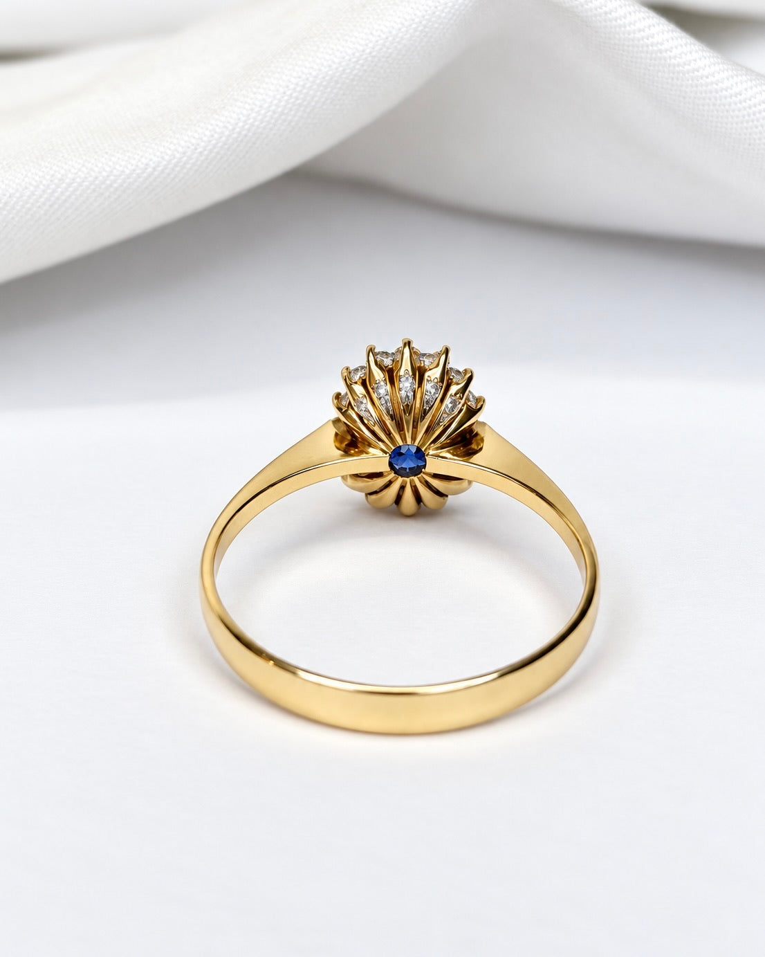 1.17-Carat Sapphire &amp; Diamond "Naia" Daisy Ring