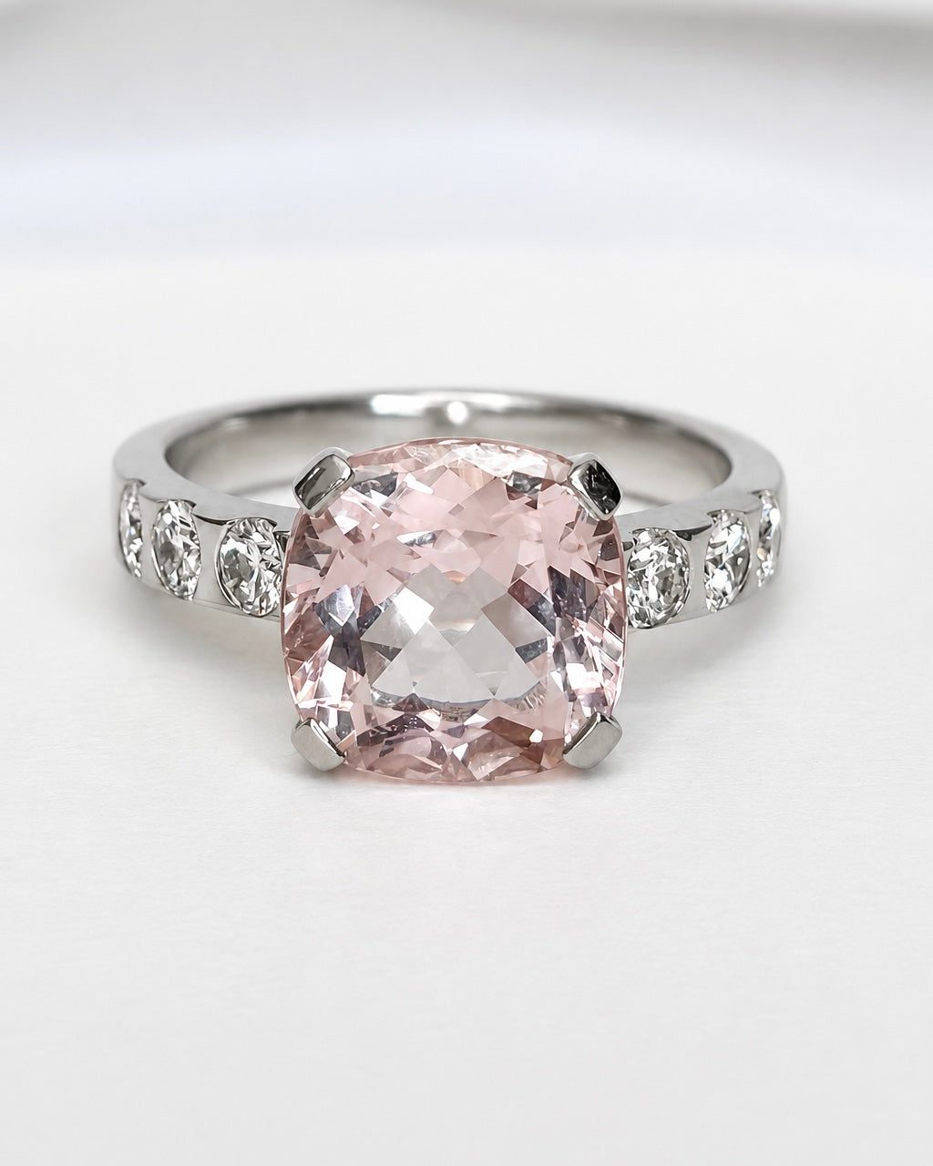 Bague Trilogie Morganite 3.58 carats &amp; Diamants 0.48 carat 5.09g "Aela" - Elliade Paris