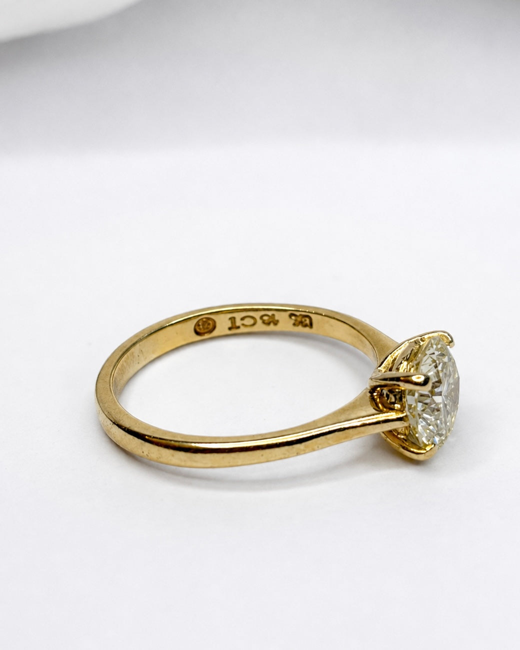 Bague Solitaire Diamant Fancy Yellow 1.24 carat "Anastasia" - Elliade Paris